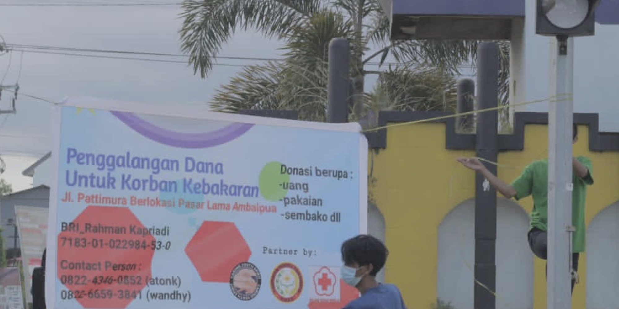 Peduli Antar Sesama,Komunitas dan Organisasi Pemuda Ambaipua Lakukan Penggalangan Dana