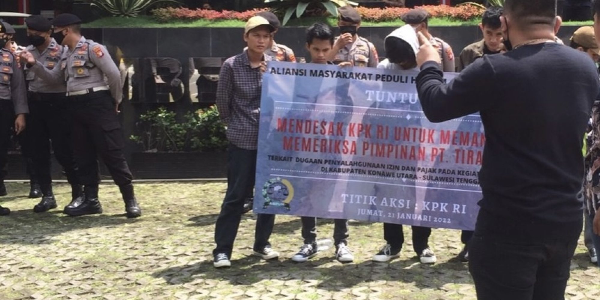 Demo di KPK, Ampuh Sultra Uraikan Dugaan Pelanggaran PT TM dan PT ANM
