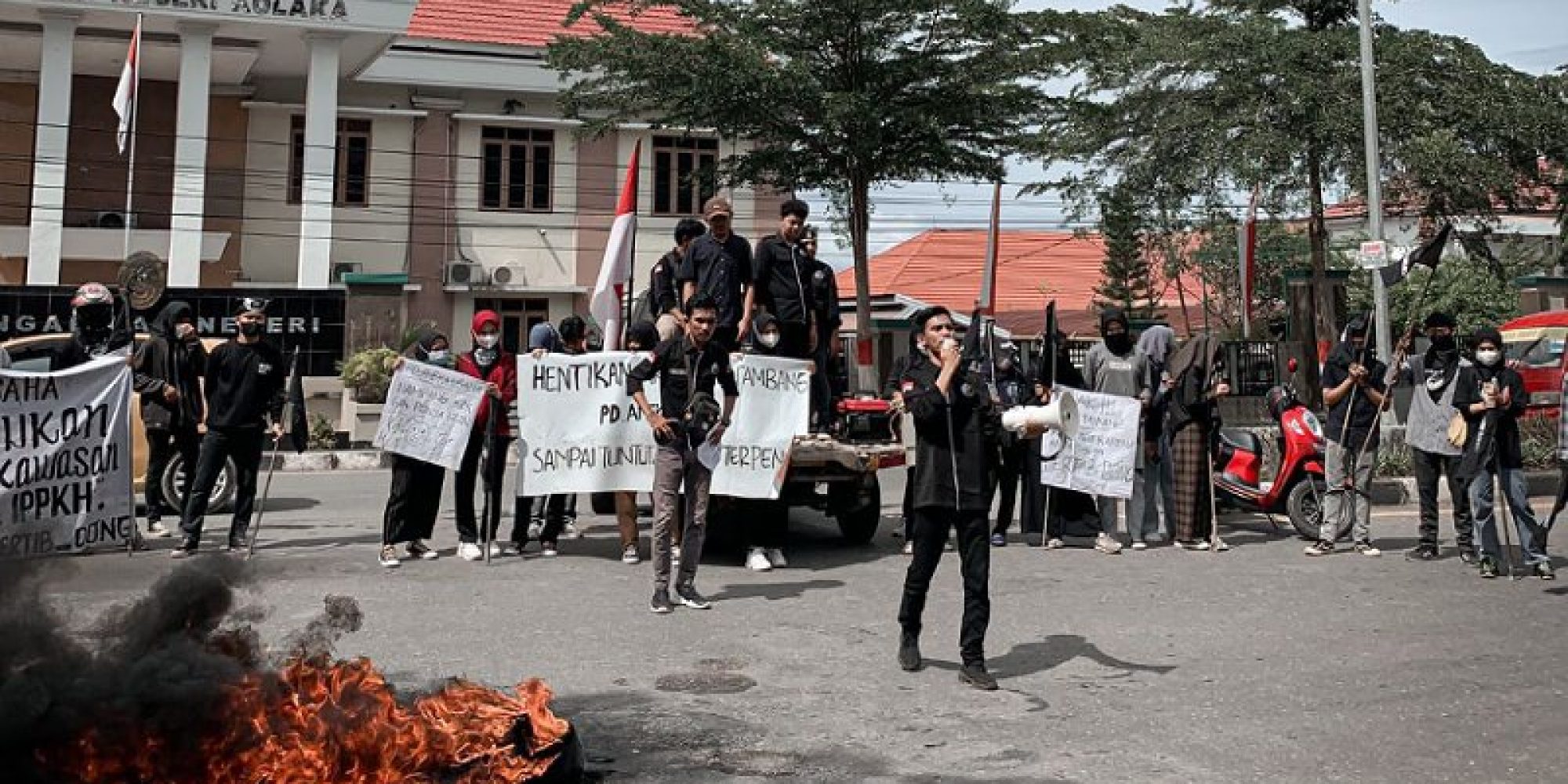 PD Aneka Usaha Kolaka Diduga Menambang di Kawasan HPK Tanpa IPPKH, PSM Kolaka Gelar Demonstrasi