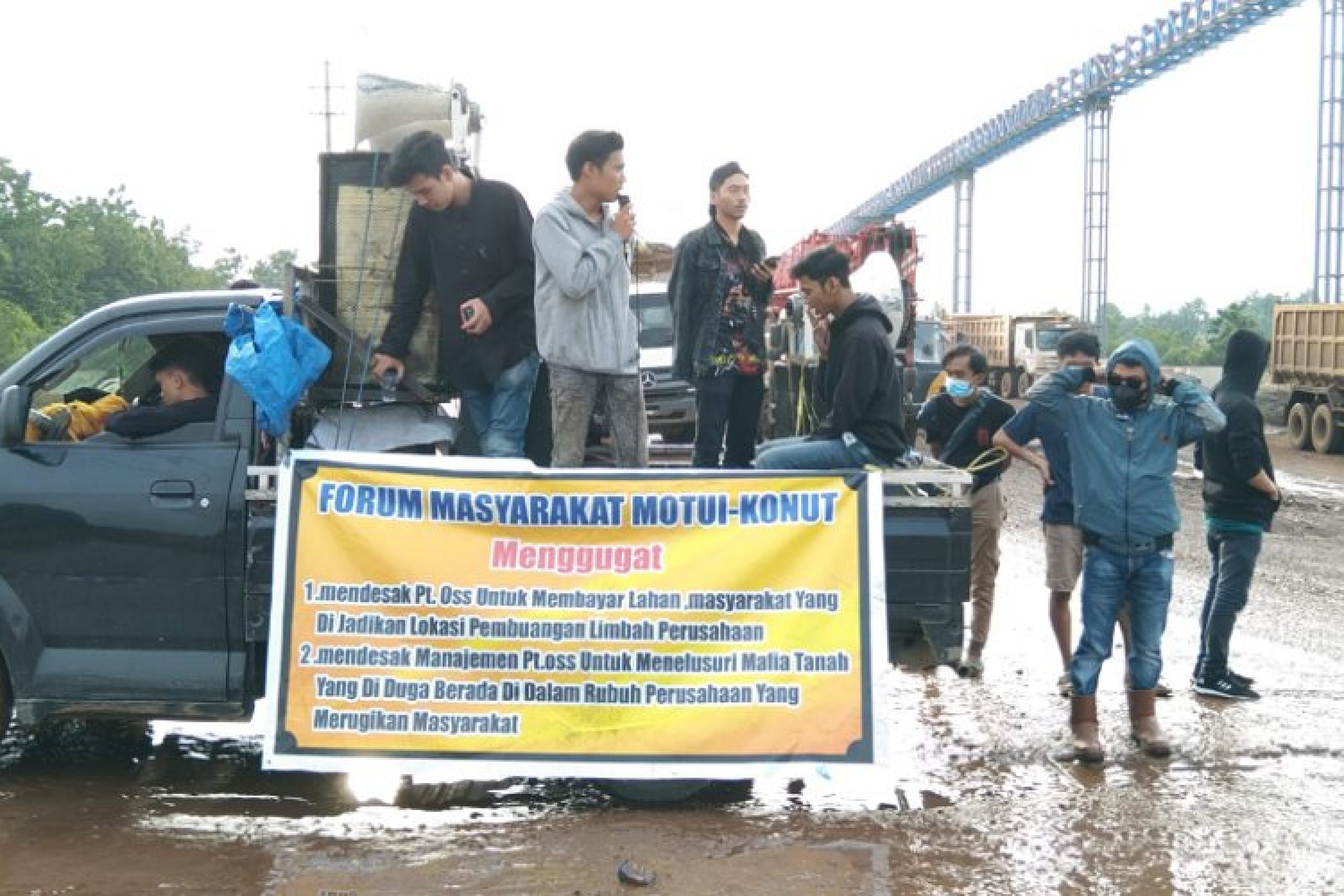 Lahan Masyarakat Di Jadikan Pembuangan Limbah Perusahaan , Masyarakat Demo PT.OSS