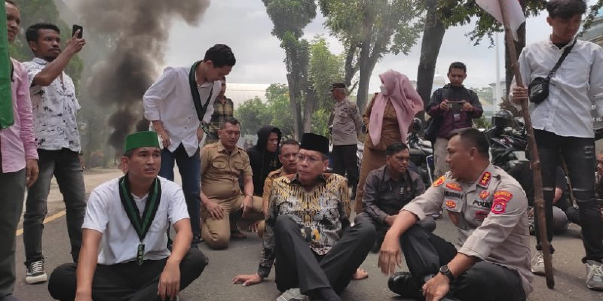 Konsisten Tolak Kenaikan Harga BBM, HMI Cabang Kendari Geruduk DPRD Provinsi Sultra