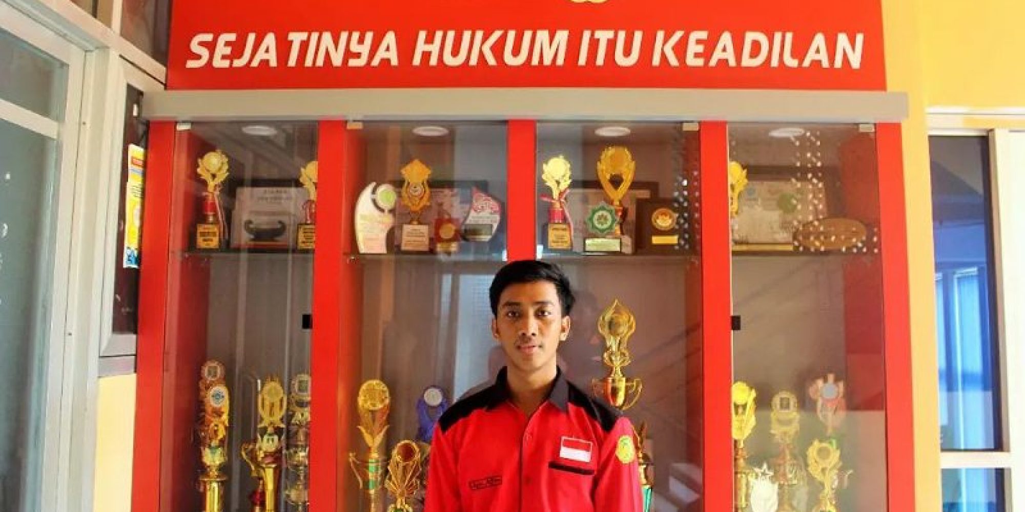 “Antara Regulasi FIFA Dan Regulasi Negara Dalam Penanganan Tragedi Kanjuruhan Malang”     Oleh : Muh. Agus Alvia S M Nur