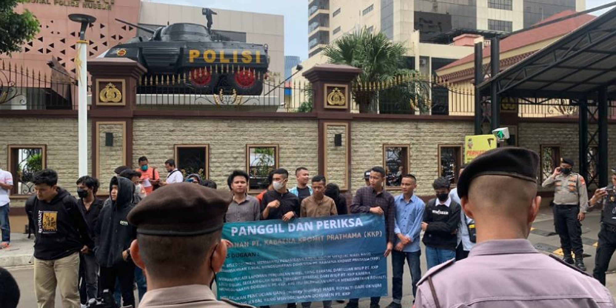 PT. KKP Diduga Fasilitas Tambang Ilegal, Klaknas Geruduk Mabes Polri