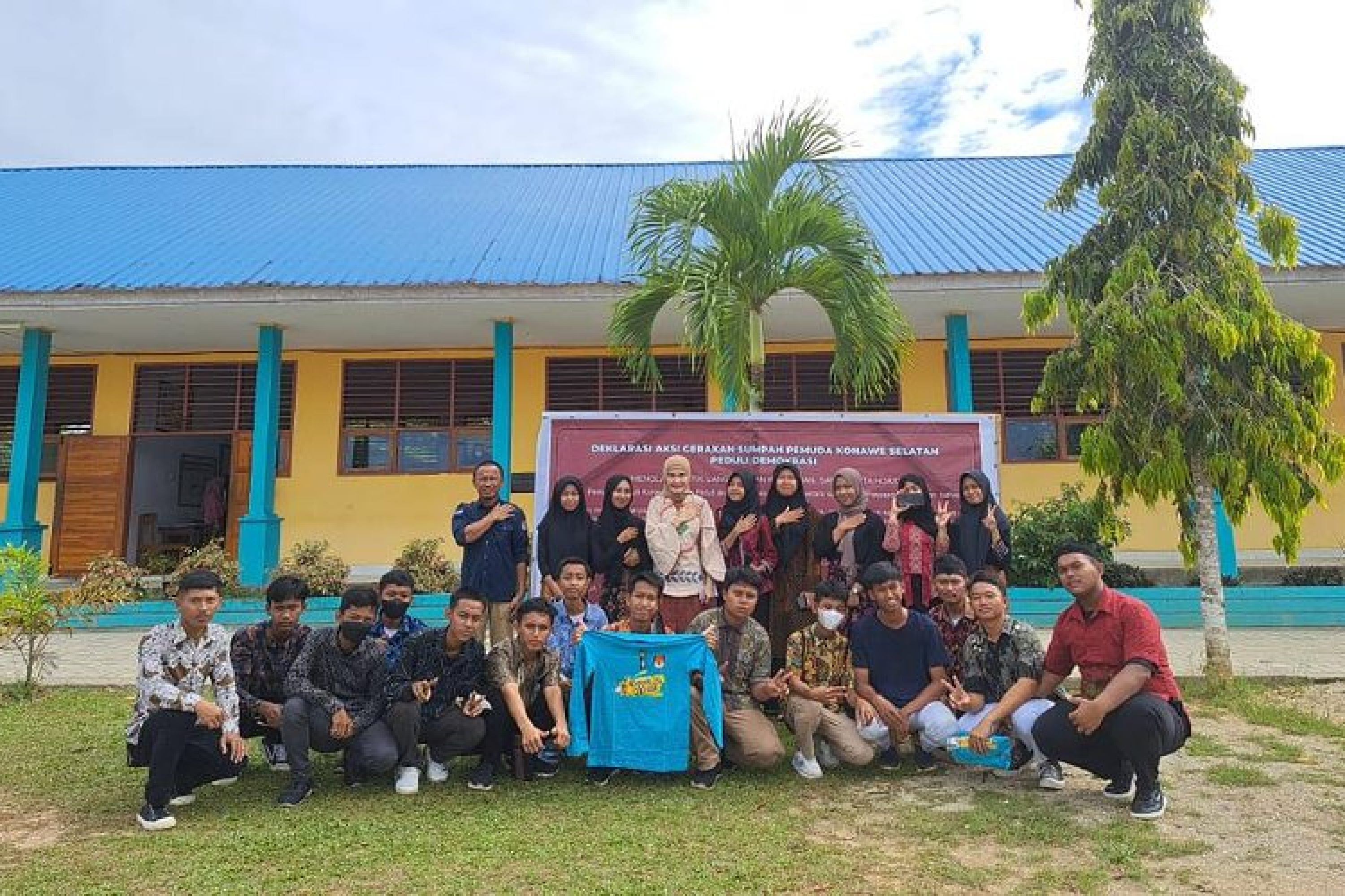 Peringati Hari Sumpah Pemuda, KPU Konsel Gelar Sosialisasi Pemilih Muda di SMUN 2 Konsel.