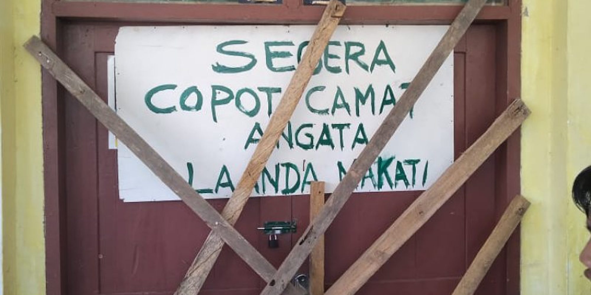 Masyarakat Dan Mahasiswa Minta Bupati Konsel Segera Ganti Camat Angata