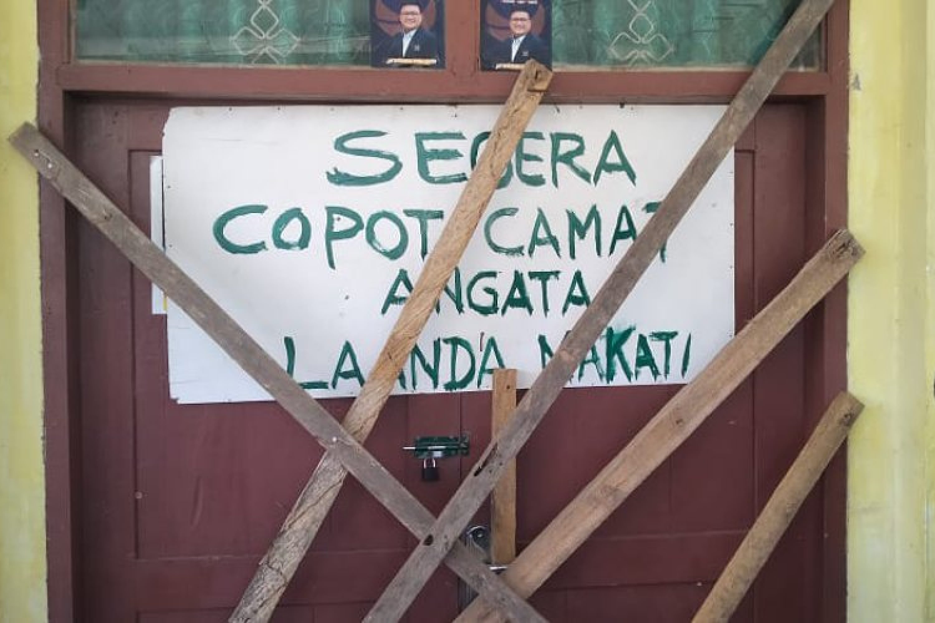 Masyarakat Dan Mahasiswa Minta Bupati Konsel Segera Ganti Camat Angata