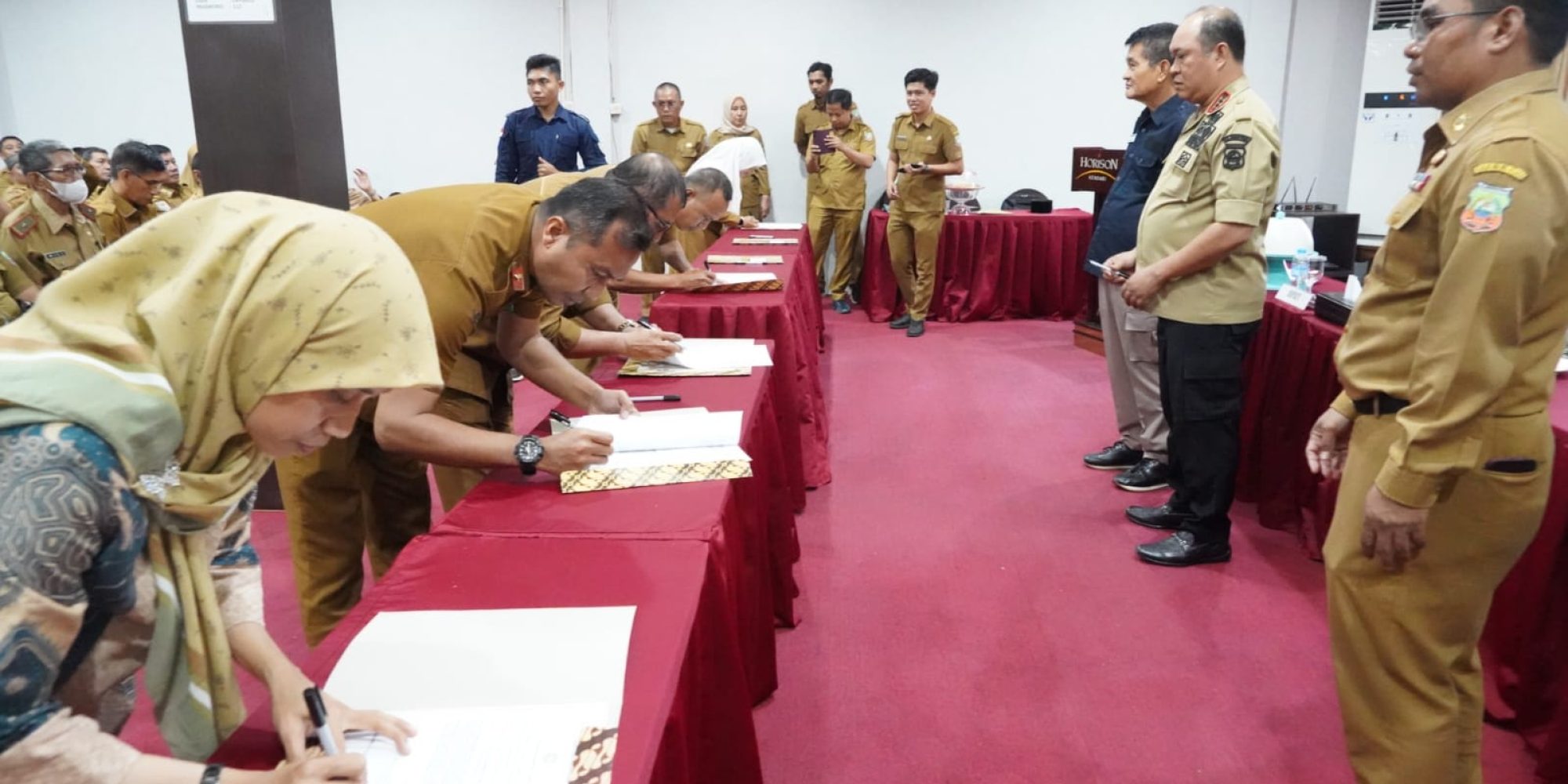 Wujudkan Program Sesuai Visi Misi Konasara, Pemda Konut Gelar Penanda Tanganan Perjanjian Kinerja Para OPD