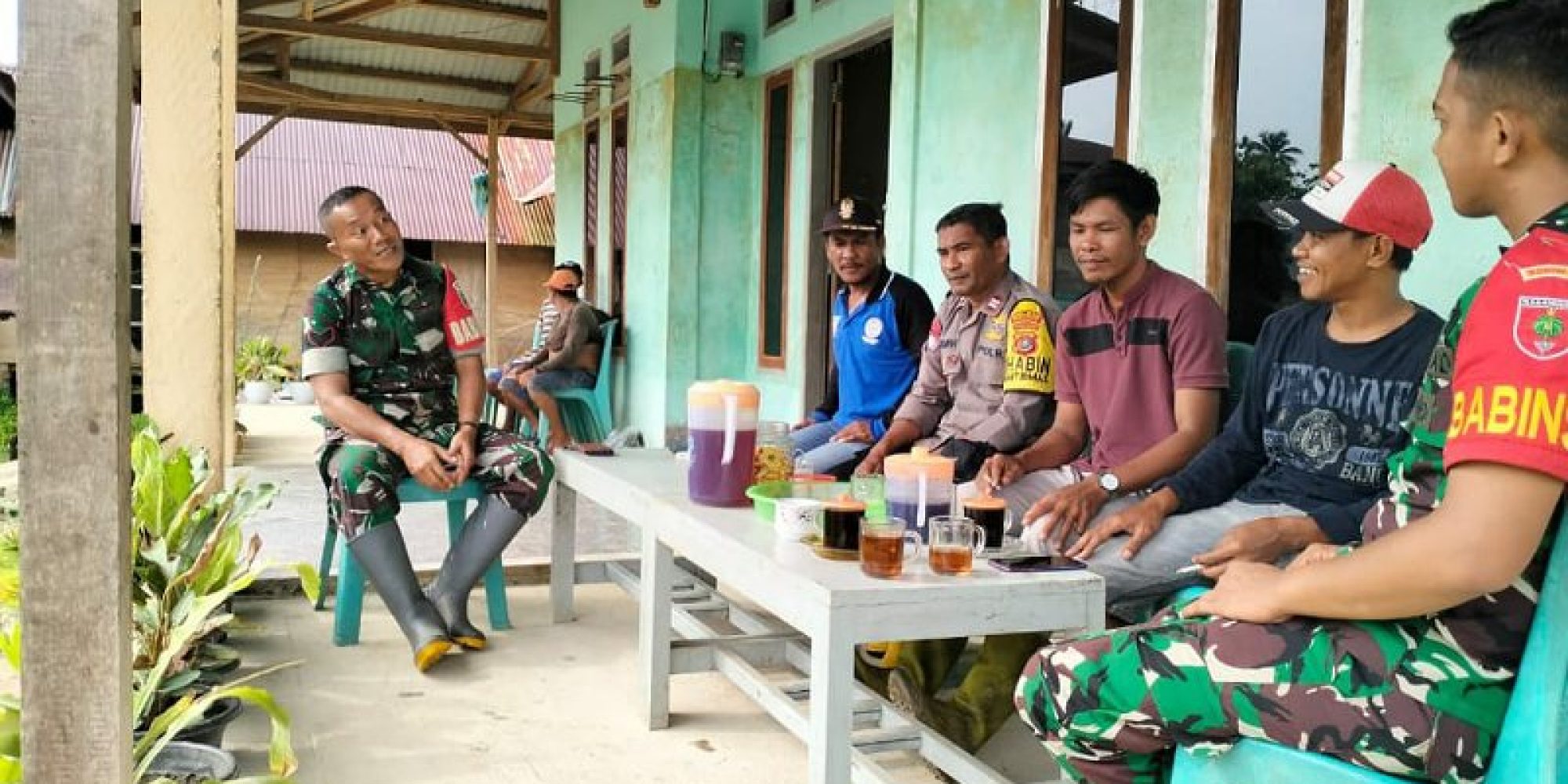 Dalam Rangka Mengawal Dan Mempertahankan NKRI, Sinergitas TNI, POLRI Dan Masyarakat Makin Kompak