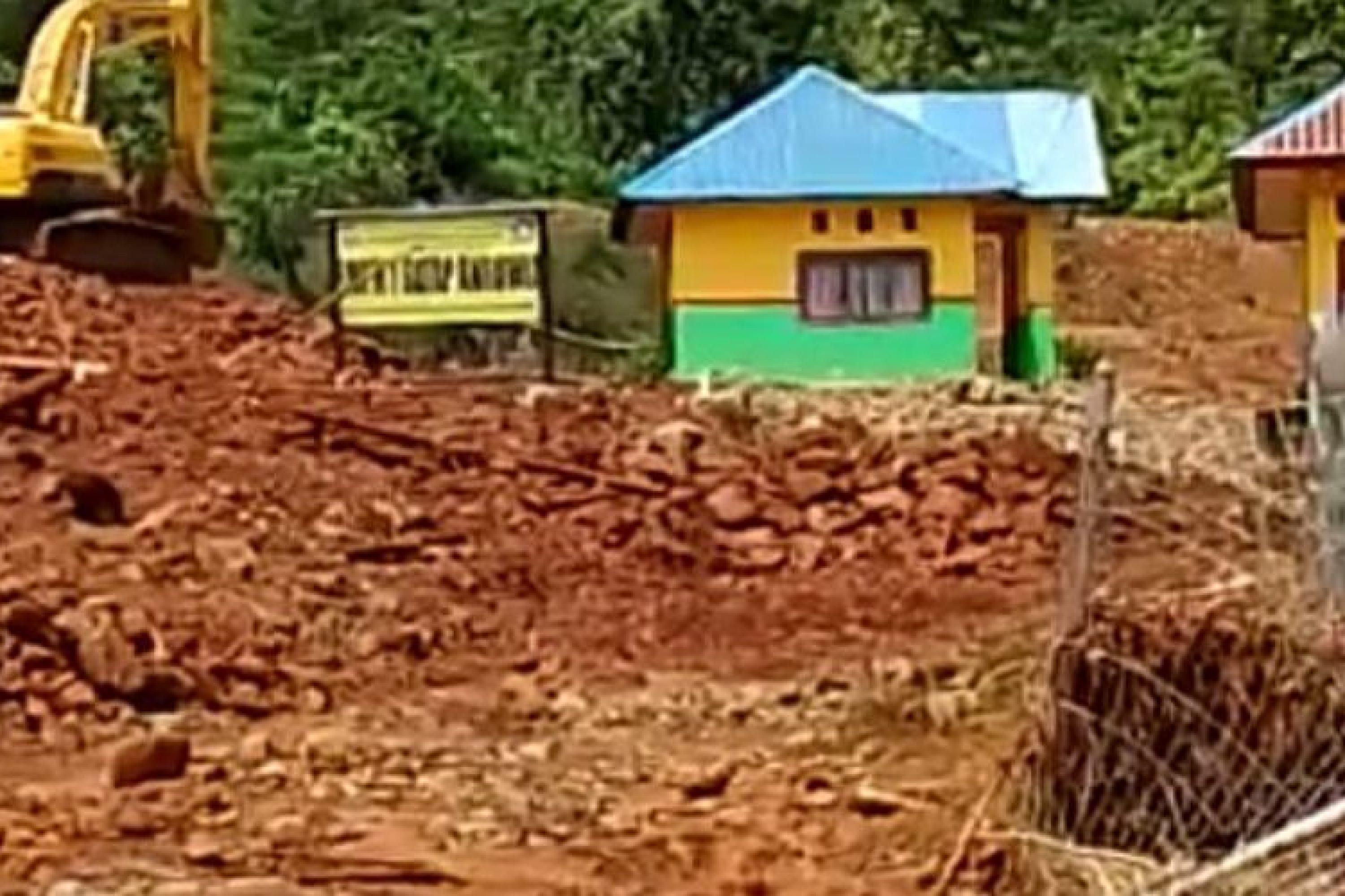 Sarana Pendidikan Rusak Parah Diduga Akibat Penambangan PT BNN