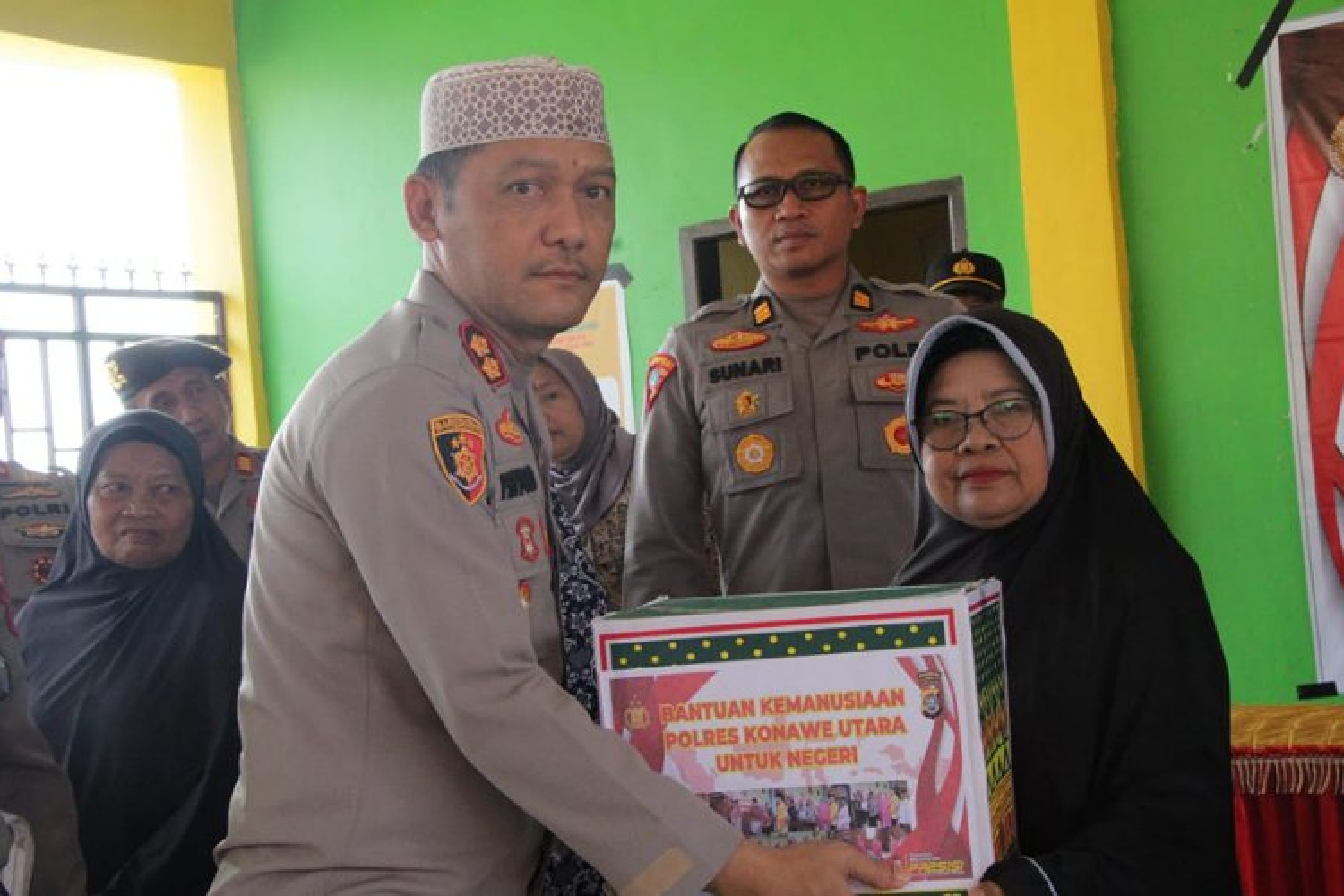 Peduli kepada Keluarga kurang mampu dan Tuna Netra, Polres Konut beserta Bhayangkari Serahkan Bantuan Kemanusiaan Untuk Negeri
