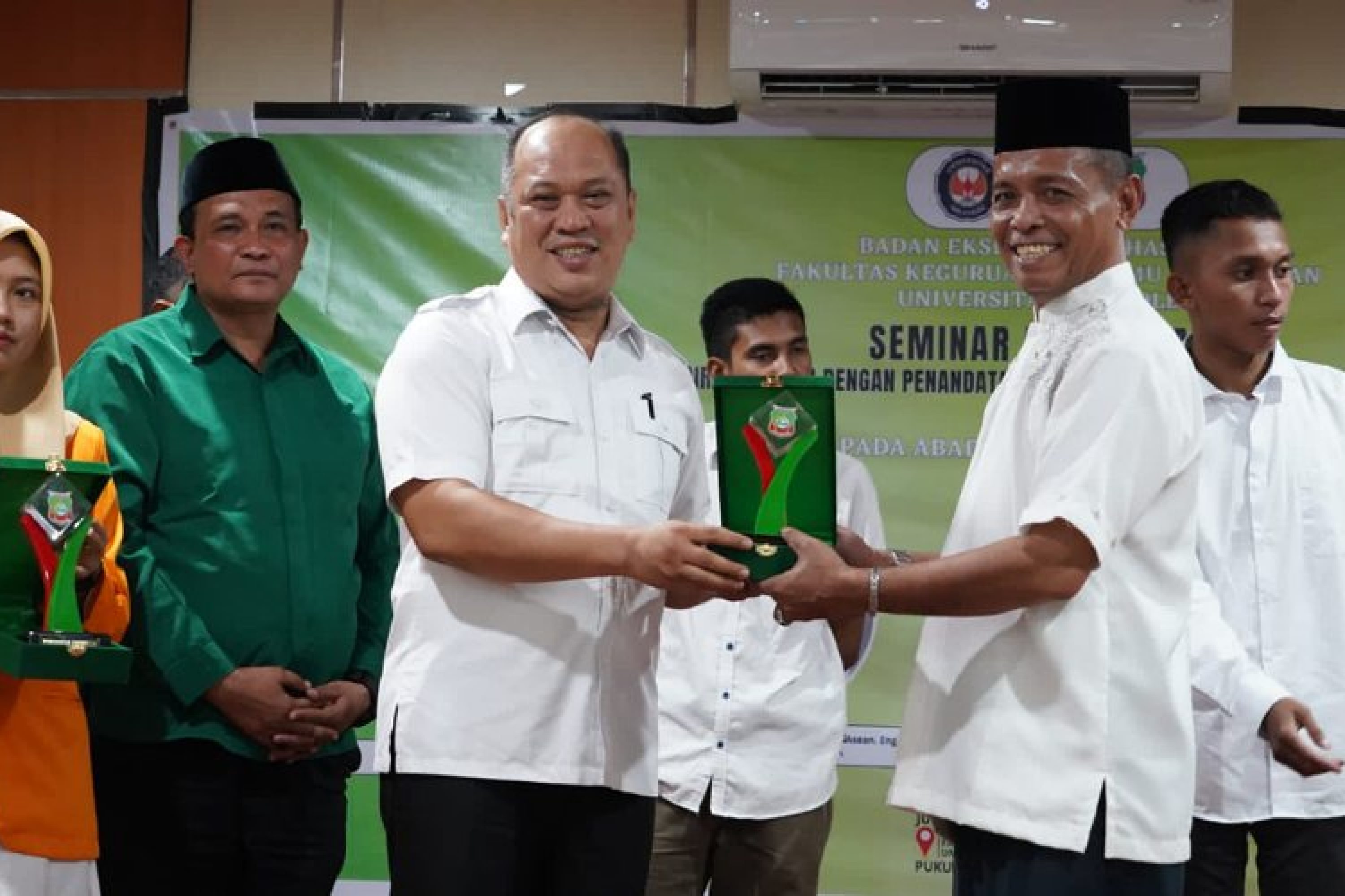 Bupati Konawe Utara, H. Ruksamin Jadi Narasumber Di Seminar Pendidikan FKIP UHO