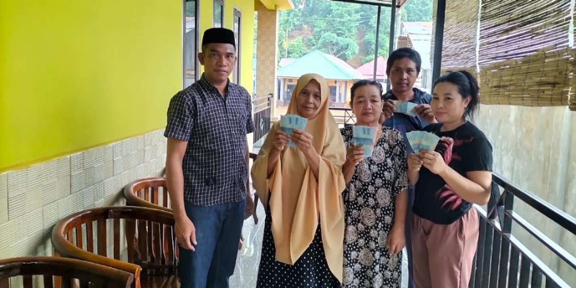 Pemdes Tapuemea Resmi Salurkan Bantuan BLT DD Tahap Satu 2023