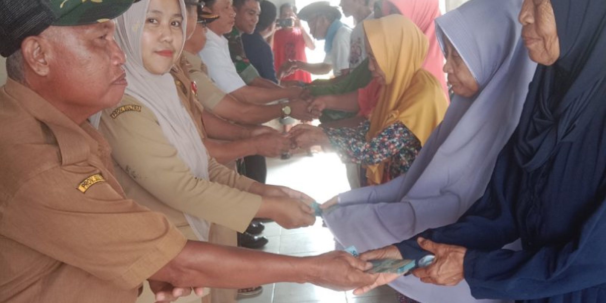 Jelang Lebaran Pemdes Lamooso Salur BLT Dana Desa Tahap I 2023 Kepada 23 KPM