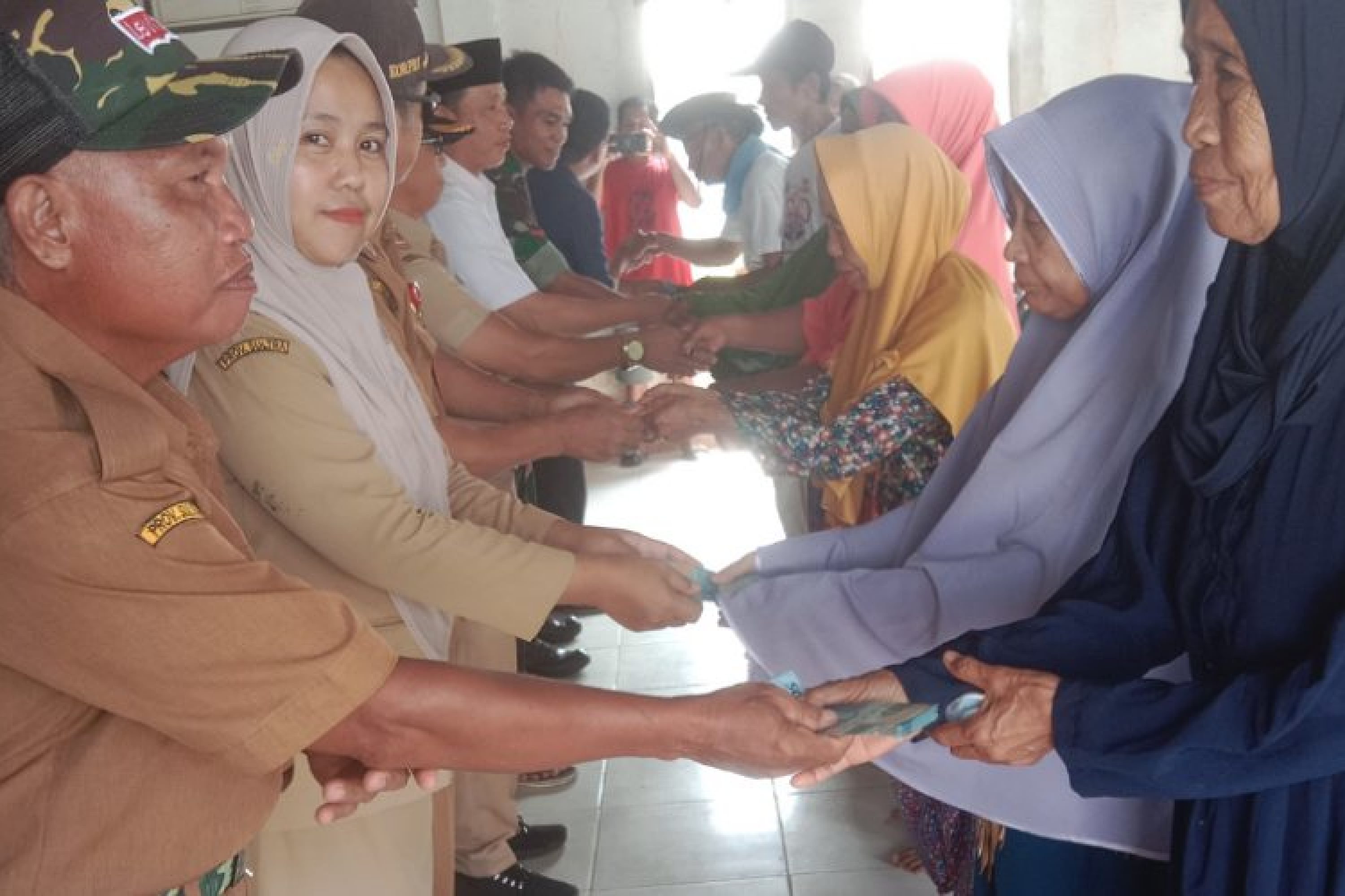 Jelang Lebaran Pemdes Lamooso Salur BLT Dana Desa Tahap I 2023 Kepada 23 KPM