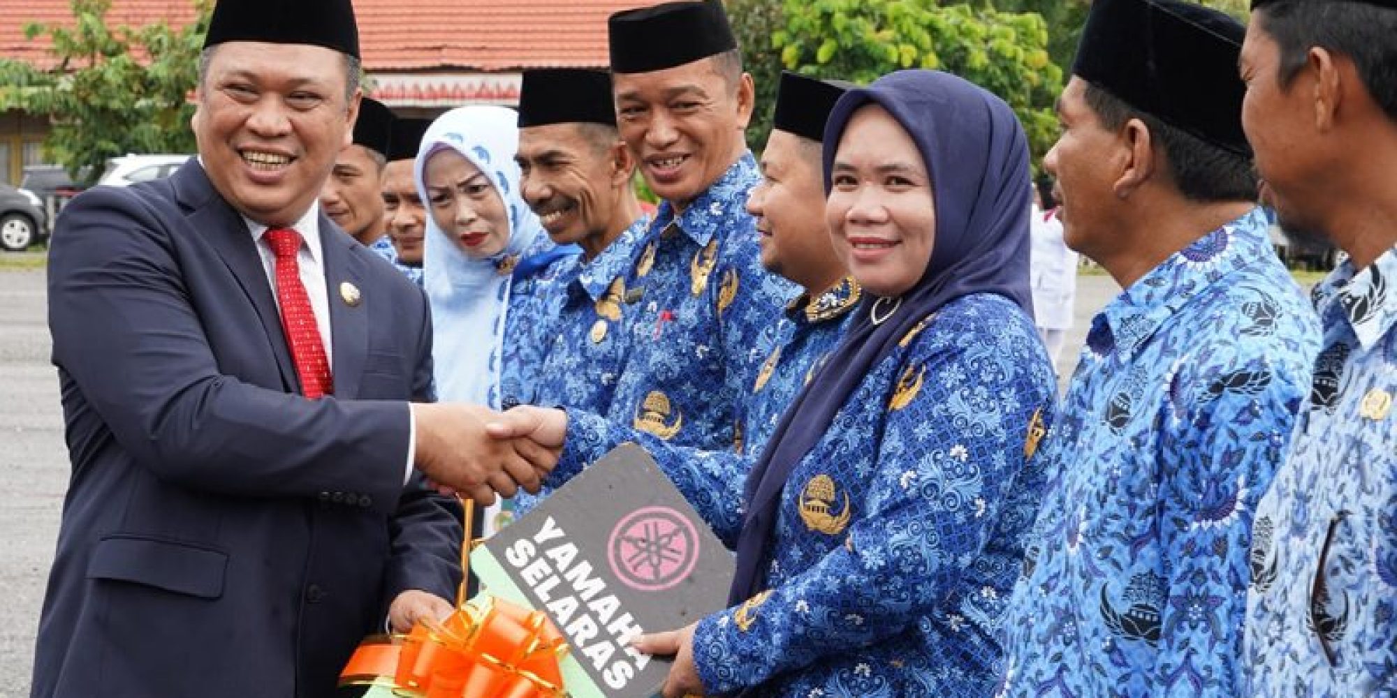 Pemda Konut Menggelar Upacara Bendera Dalam Rangka Peringati Hari Pendidikan Nasional 2023