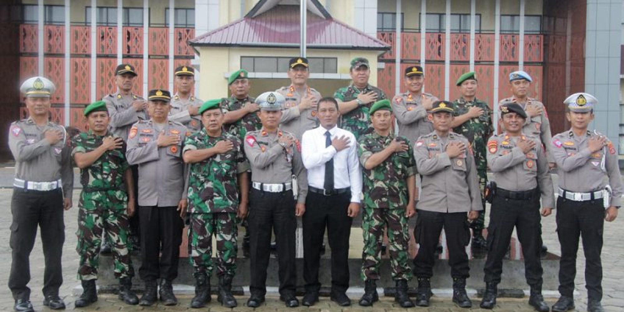 Menjaga Sinergitas Dan Kekompakan Polres Konut Bersama Kodim 1430 Konut Apel Bersama