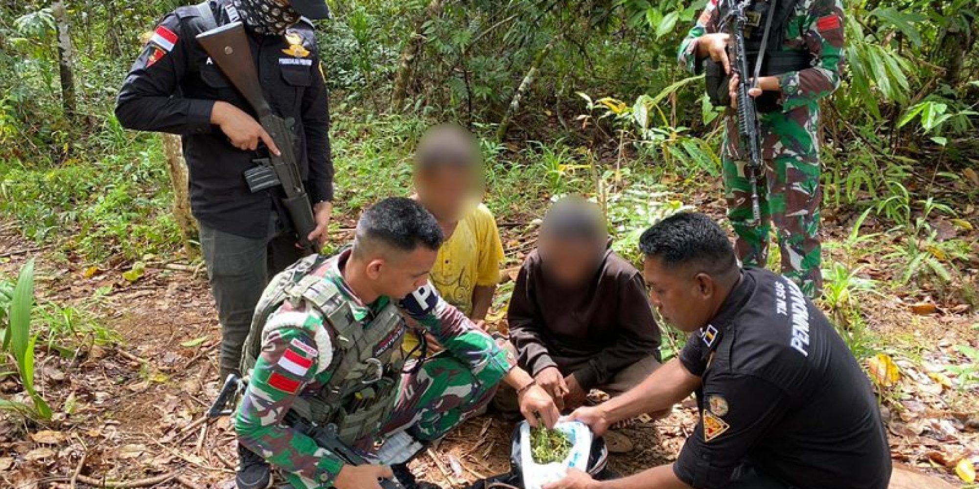 Dua Pelajar Bawa Ganja Kembali Ditangkap Satgas Pamtas RI-PNG Statis Yonif 725/Woroagi