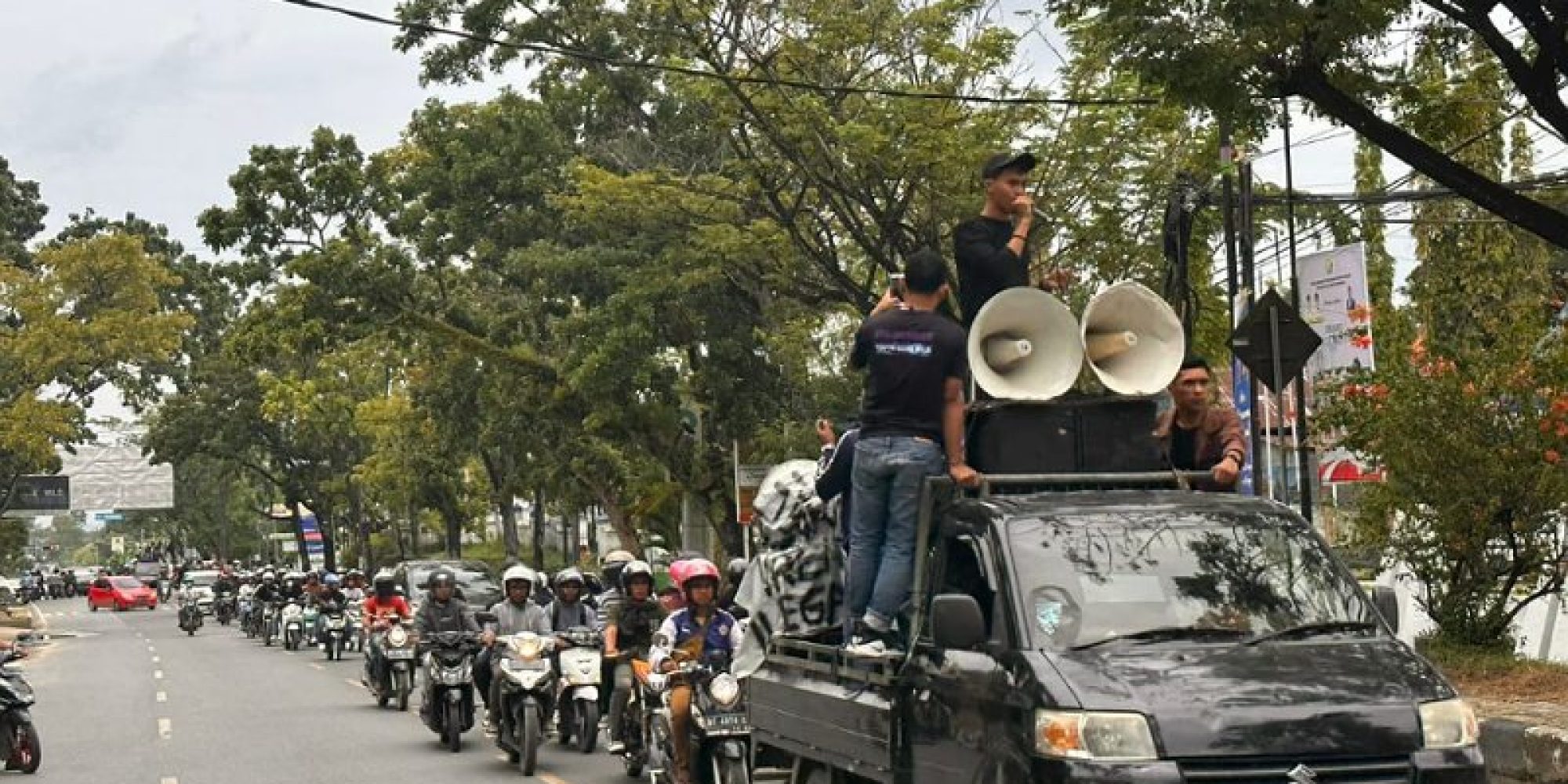 Terkait Polemik Penutupan 9 Jetti Di Konut, Sejumlah Masyarakat Dan Mahasiswa Gelar Unras di Kendari
