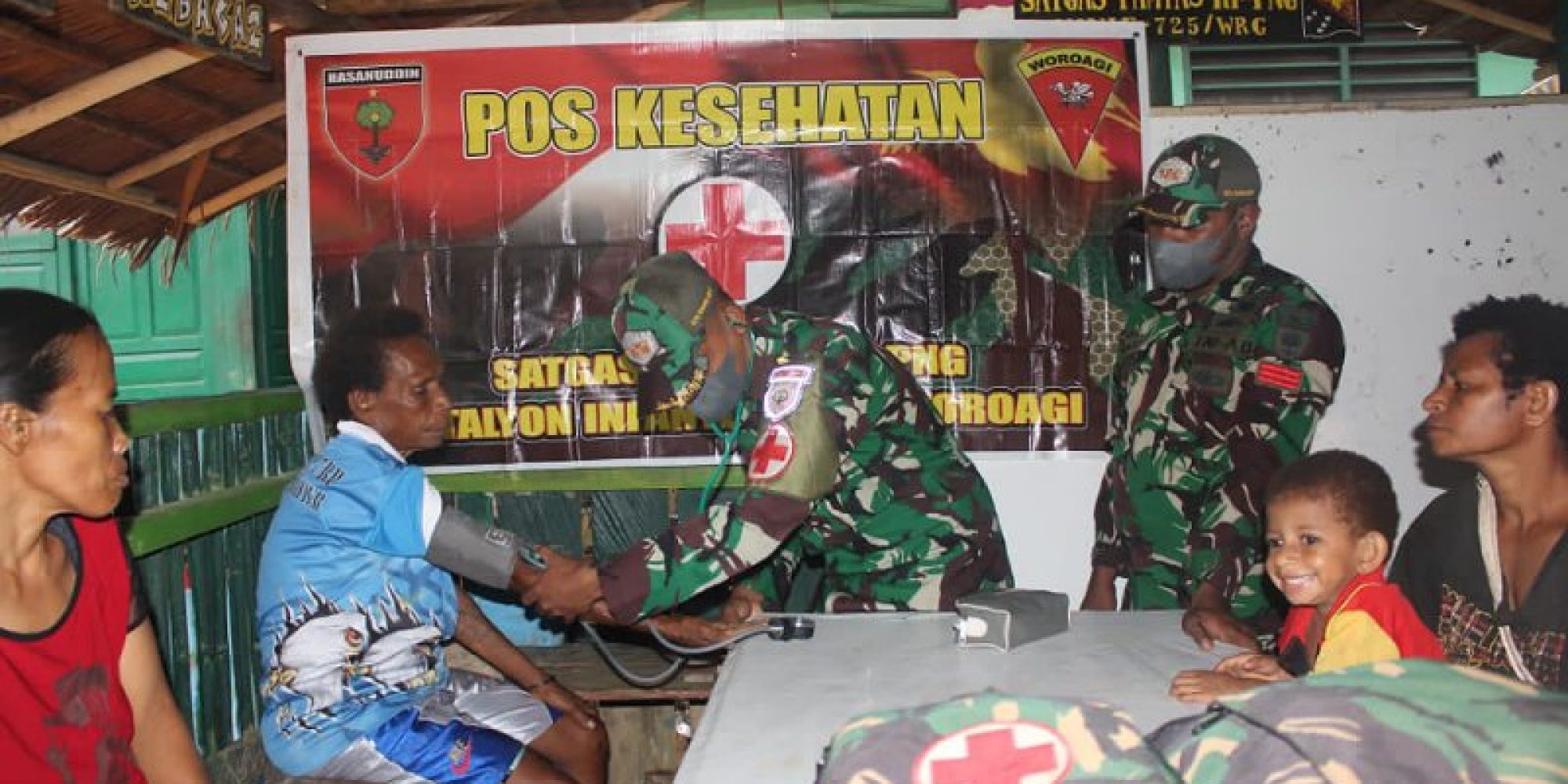 Pelayanan Kesehatan dari Satgas Pamtas Yonif 725/Woroagi untuk Masyarakat di Tapal Batas Papua