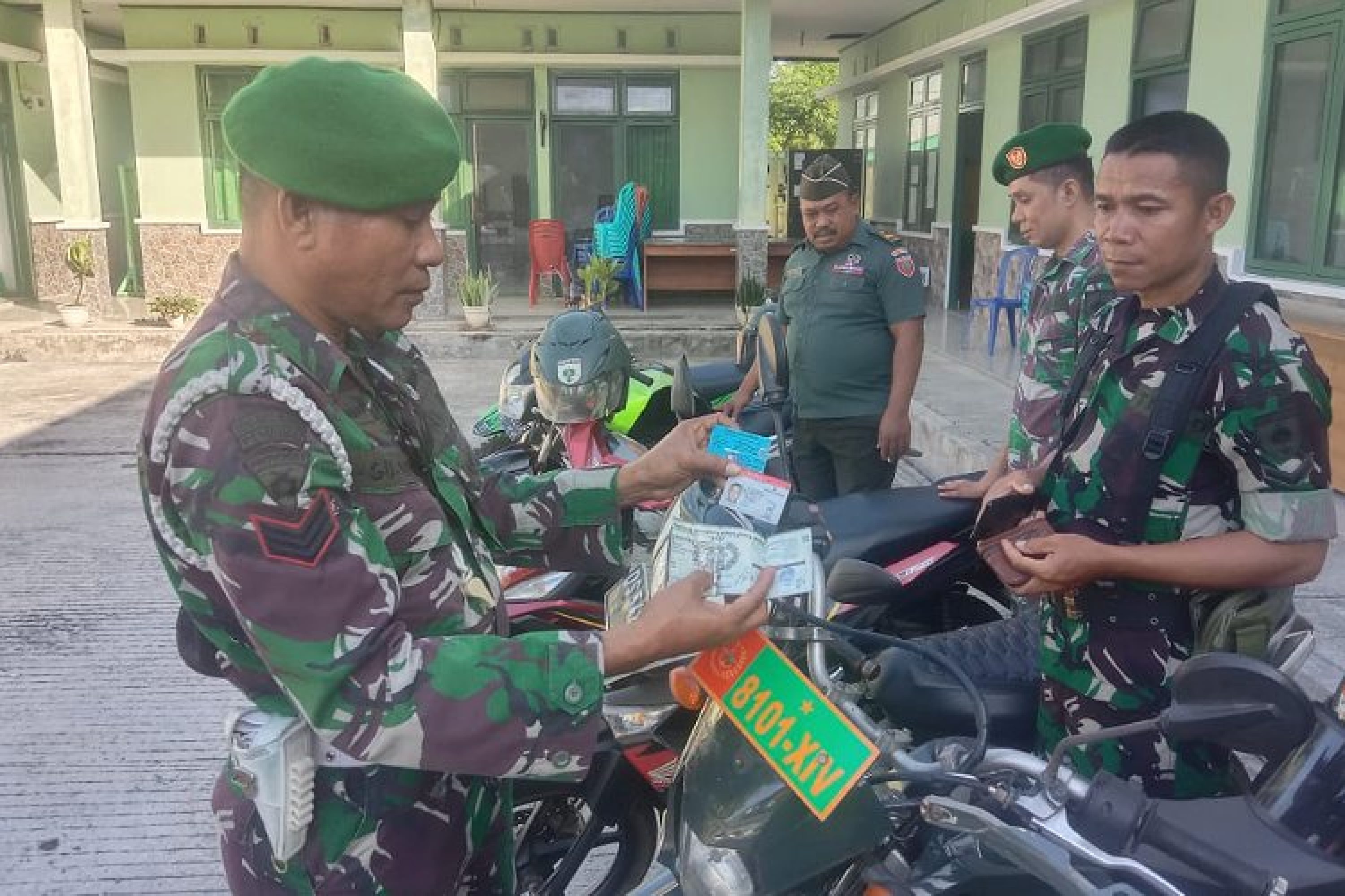 Dalam Rangka Penegakan Hukum Disiplin dan Tata Tertib Bagi Prajurit, Kodim 1416/Muna Menggelar Kegiatan Pemeriksaan Kelengkapan Kendaraan