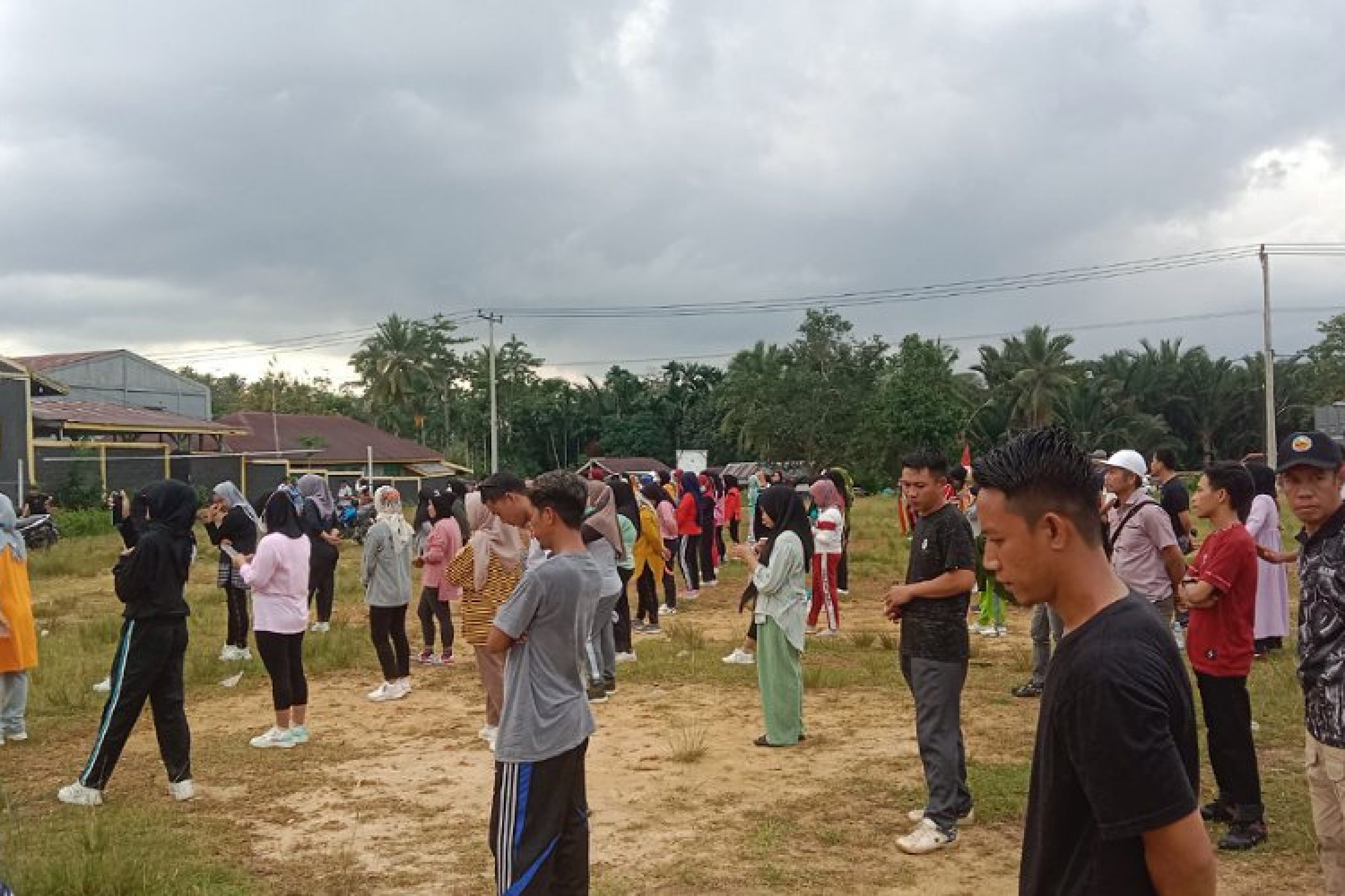 Dalam Rangka Menyongsong Pemilu 2024, PPK Angata Menggelar Senam Sehat Bersama PPS