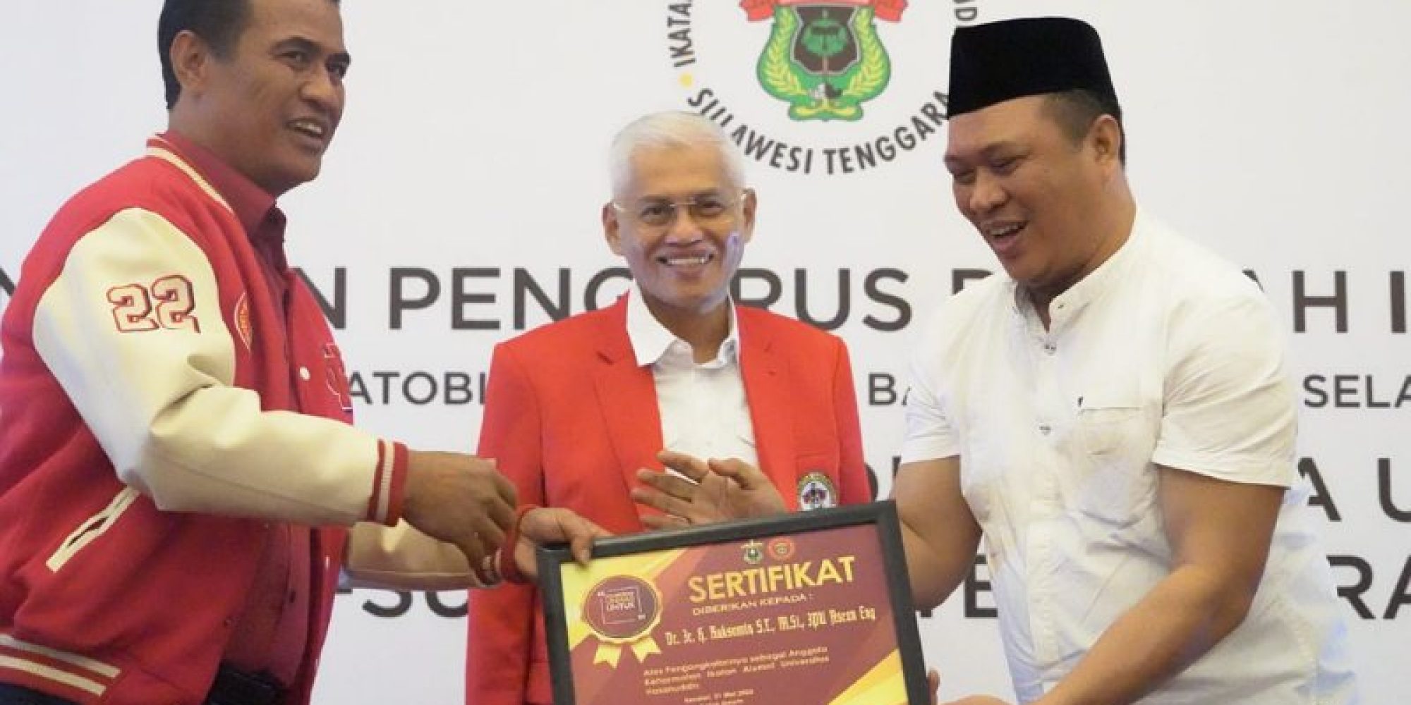Empat Kali Di Berikan Gelar Kehormatan, Ruksamin Jadi Alumni IKa Universitas Hasanuddin
