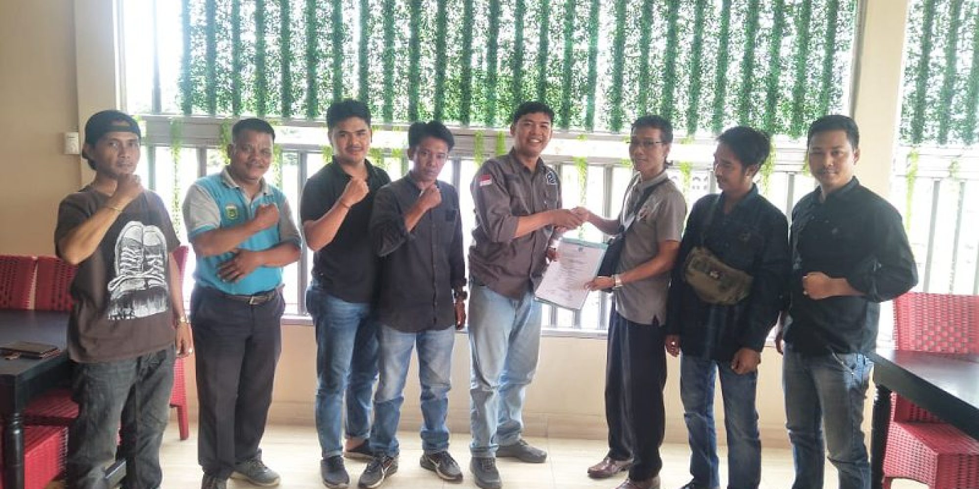 Terus Bergerak, DPD PJS Jambi Serahkan SK Kepengurusan ke DPC PJS Tebo