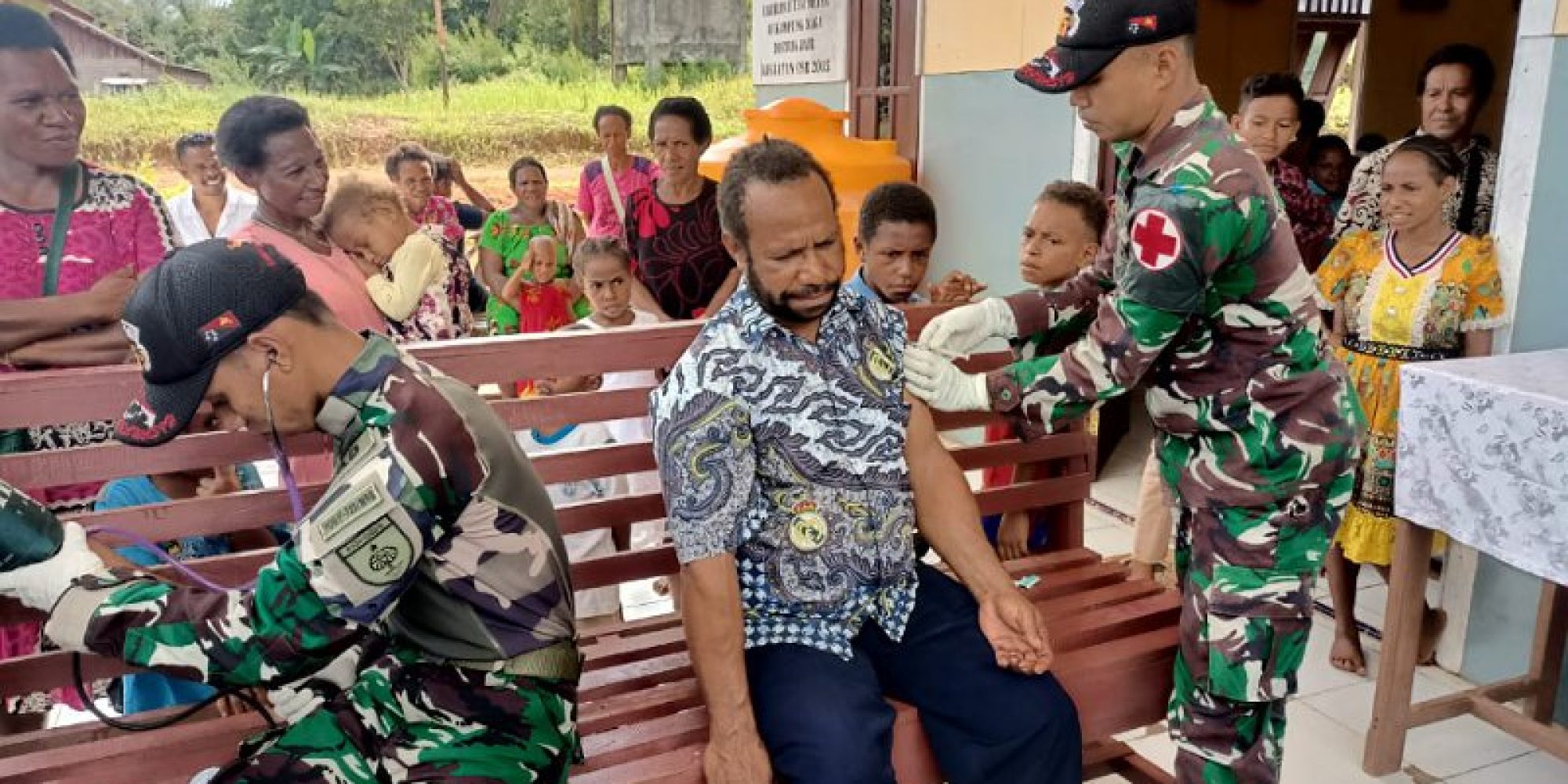 Tingkatkan Kesehatan Warga Binaan, Satgas Yonif 725/Wrg Berikan Pelayanan Kesehatan