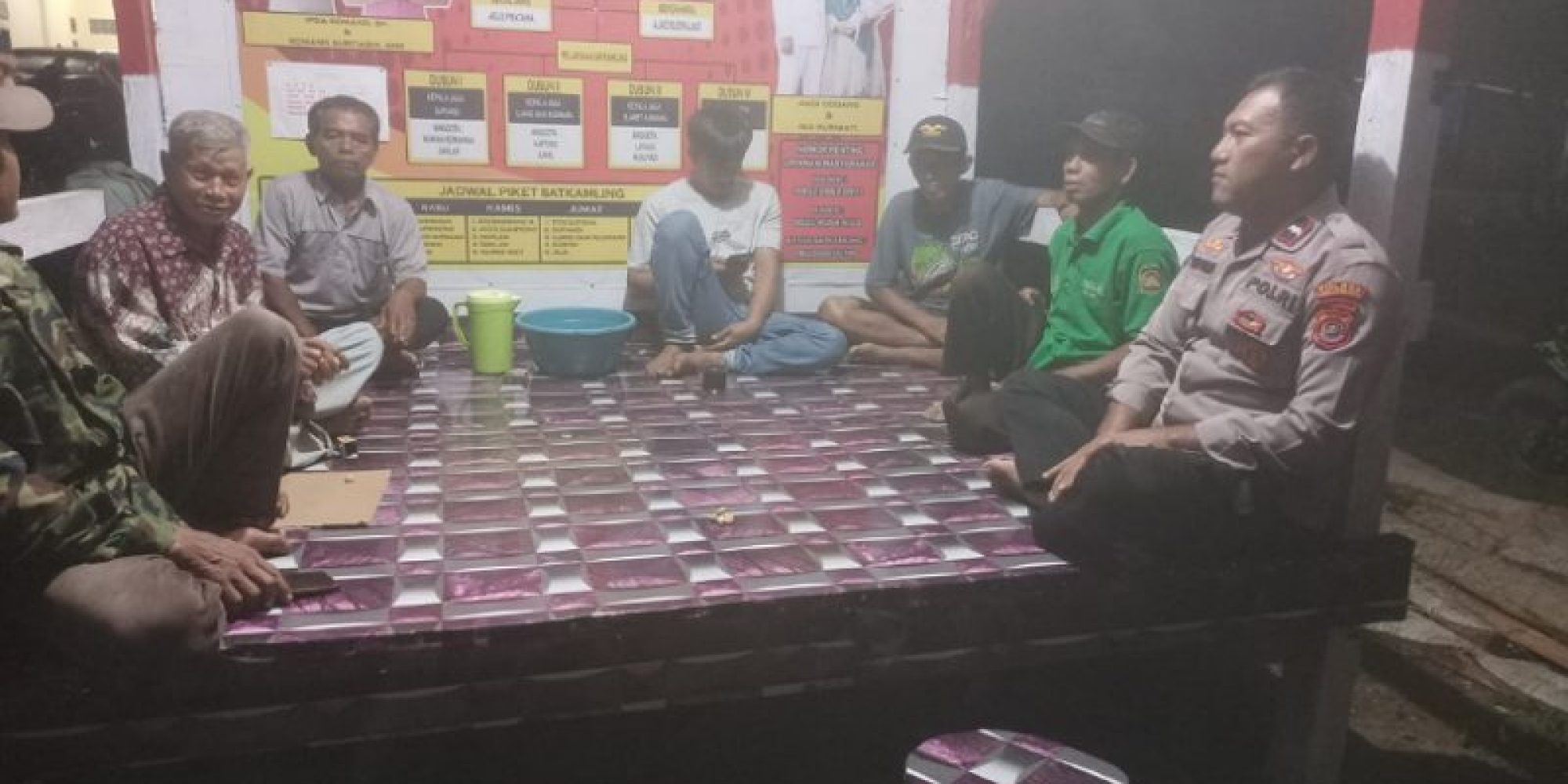 Kanit Binmas Polsek Mowila Kontrol Piket Siskamling di Desa Rakawuta
