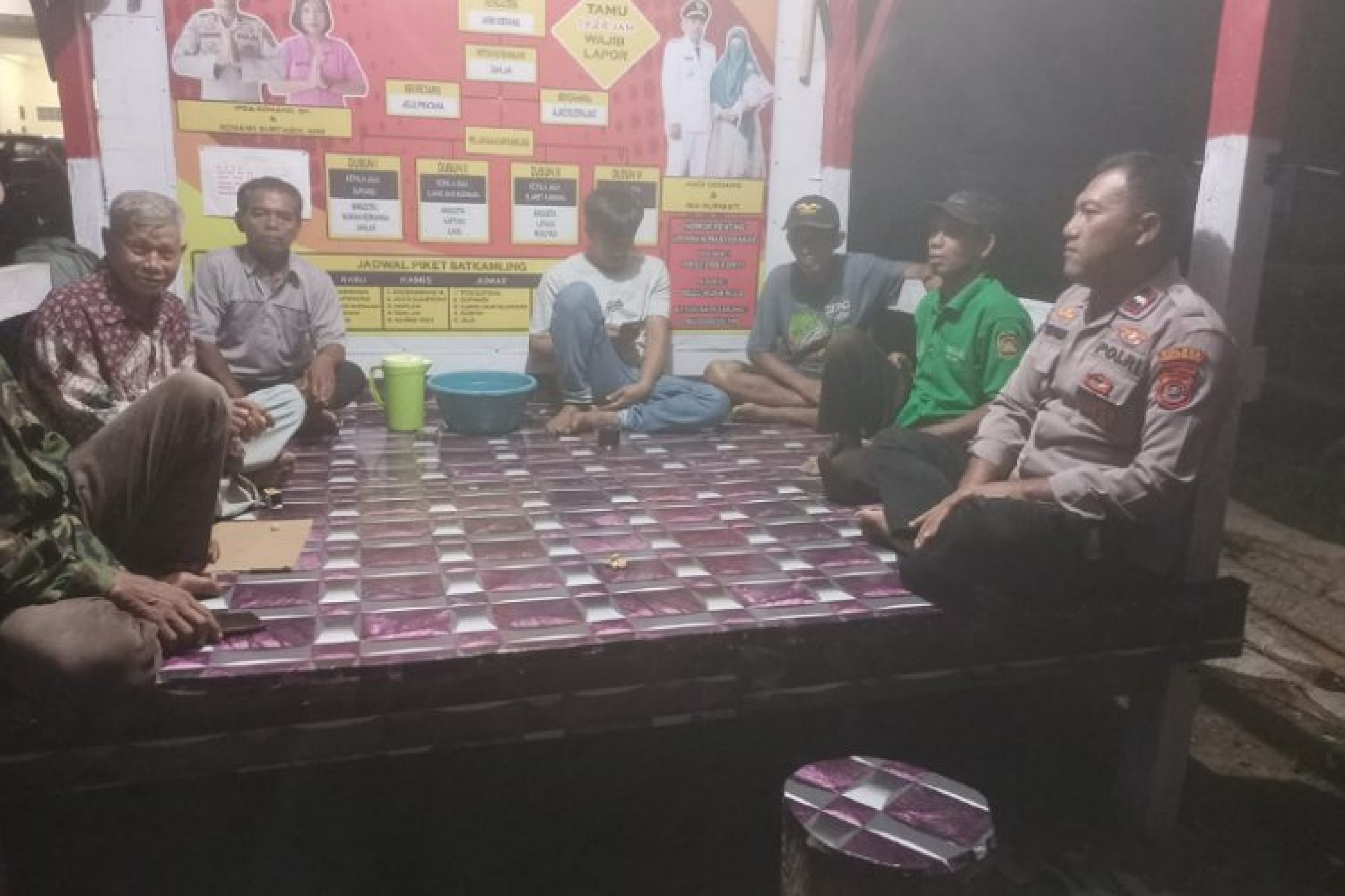 Kanit Binmas Polsek Mowila Kontrol Piket Siskamling di Desa Rakawuta