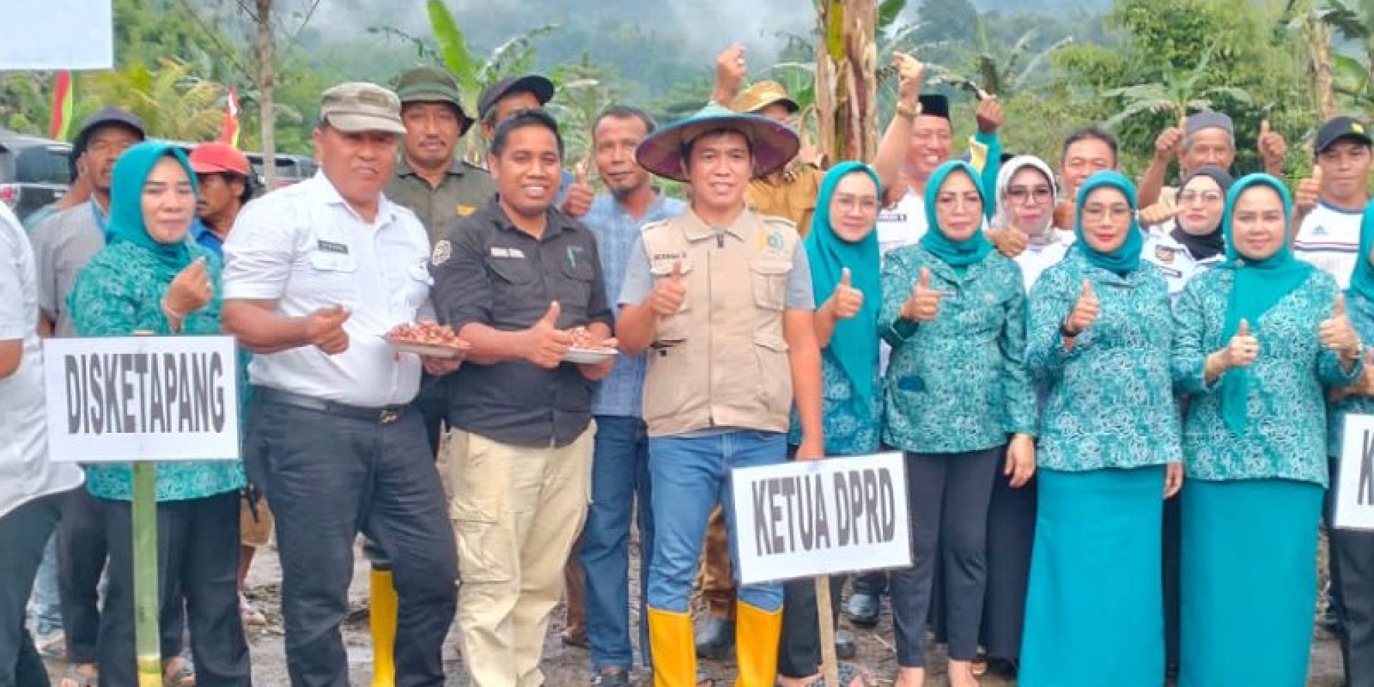 Tingkatkan Produktivitas Kelompok Tani, Dinas Ketapang Konut, Serahkan Bantuan Bibit Sayuran