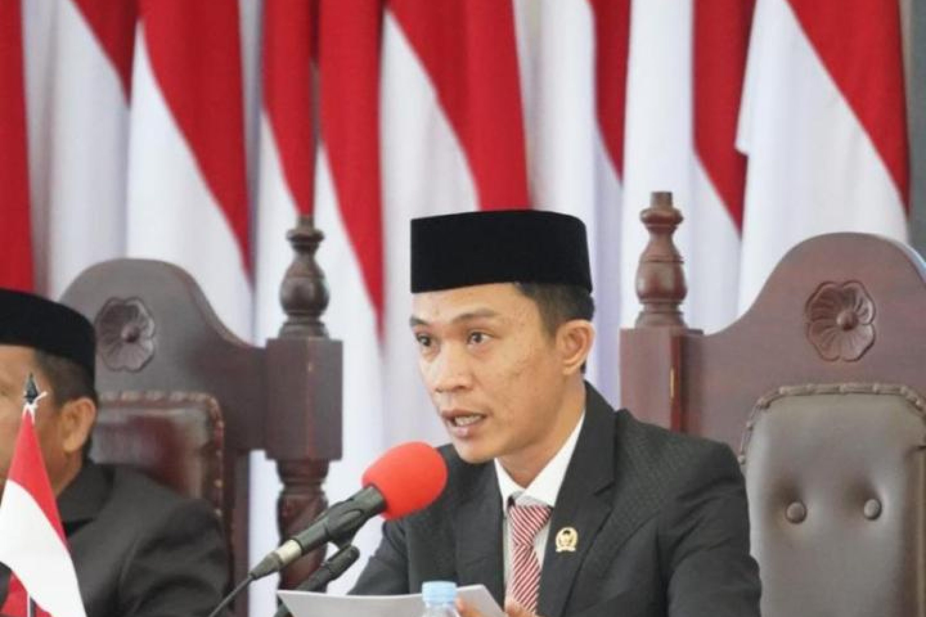 Peringati HUT RI ke-78 DPRD Konut Bersama Pemda Dengarkan Pidato Kenegaraan RI 