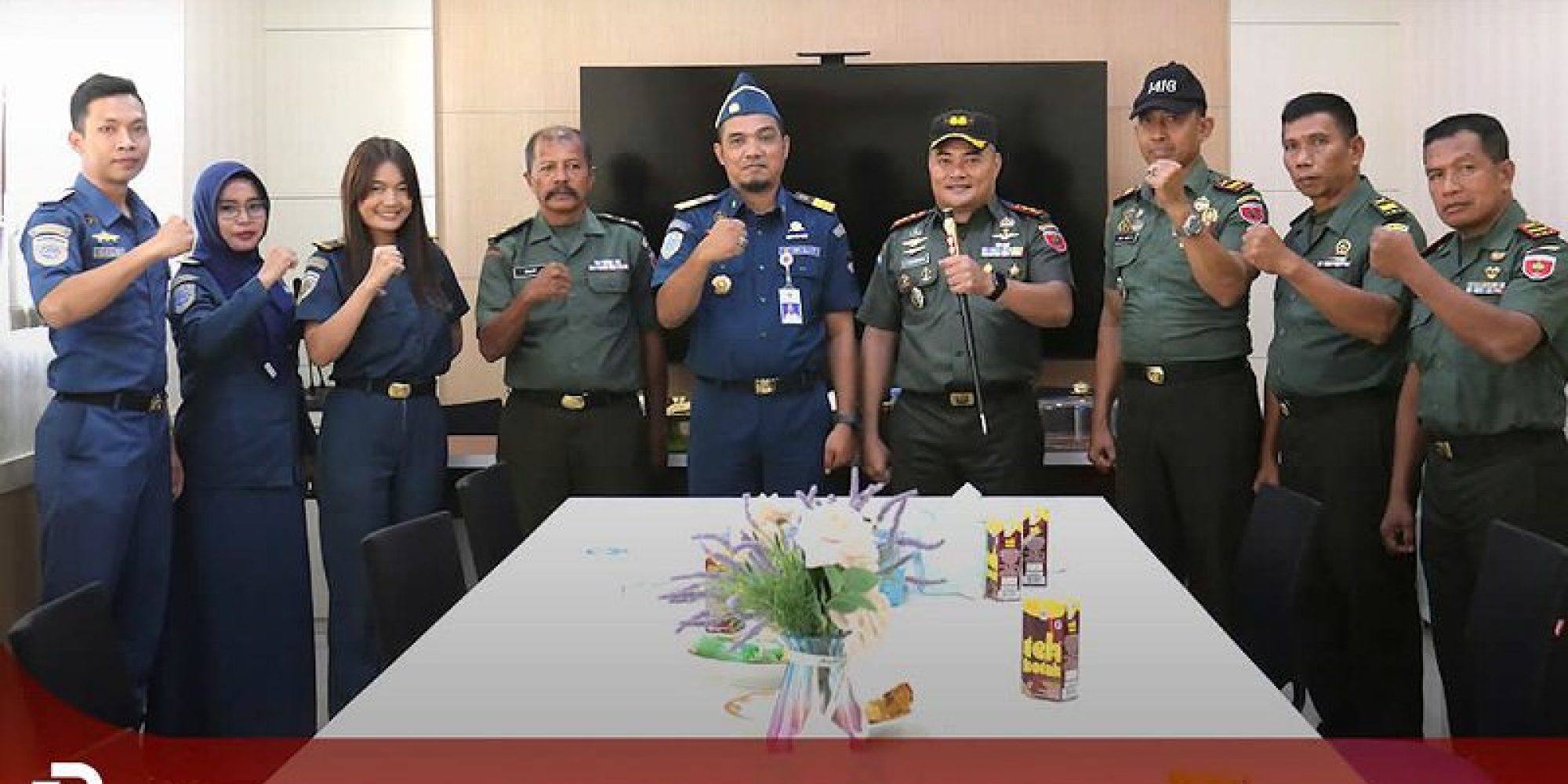 Dandim 1416/Muna Letkol Inf Gilles R.B Hogendorp, S.I.P Silaturahim Ke Kantor Unit Penyelenggara Pelabuhan Kelas II Raha