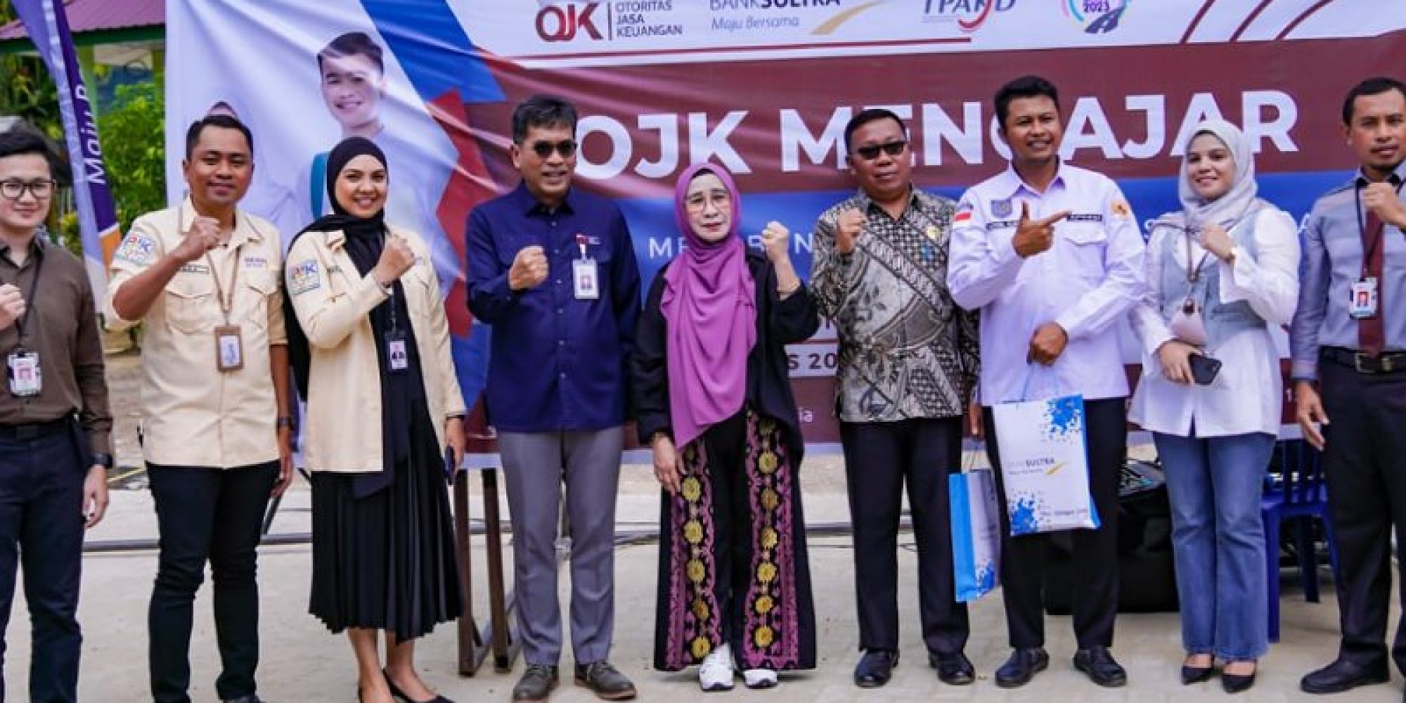 Dalam Rangka Meningkatkan Inklusi, OJK dan Bank Sultra Buatkan Rekening Simpel 252 Siswa MTSN 1 Konsel