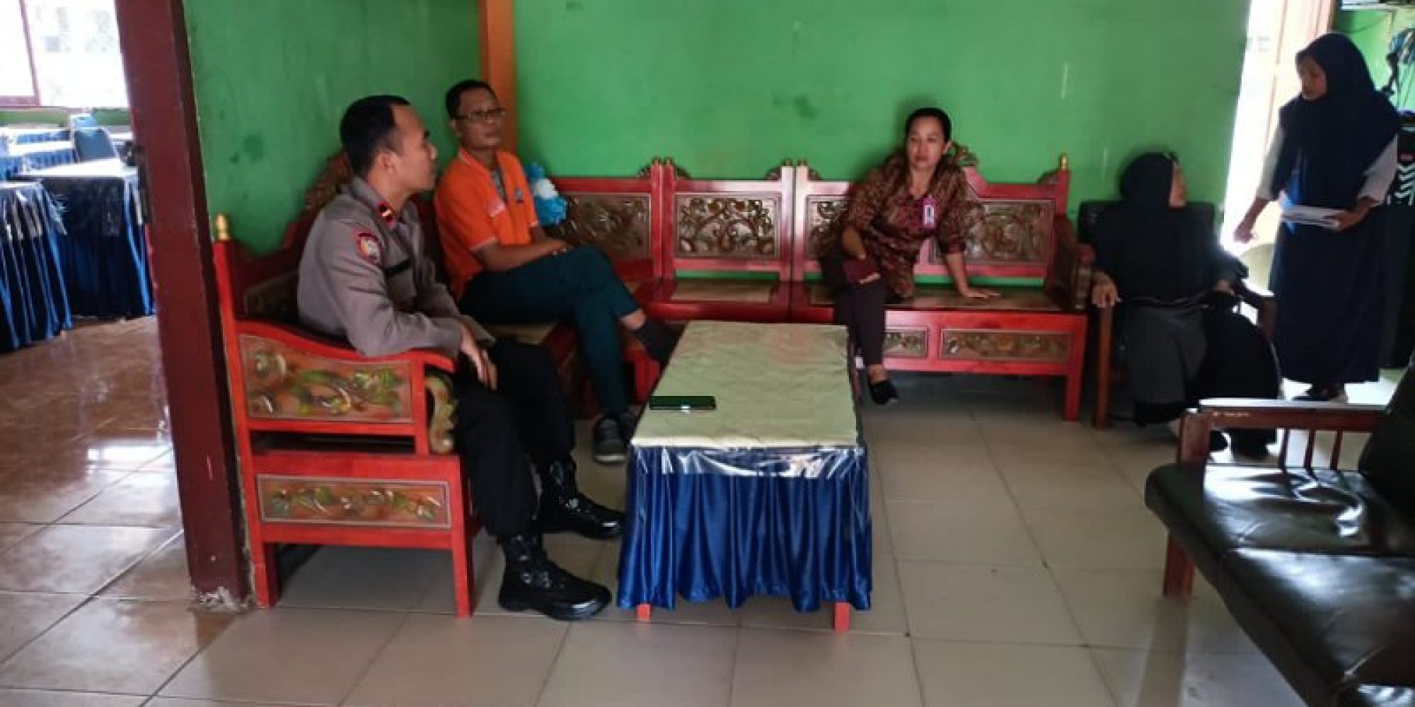 Curhat dan Ngopi Bareng, Polsek Mowila Siap Tindak Lanjuti Keluhan Warga