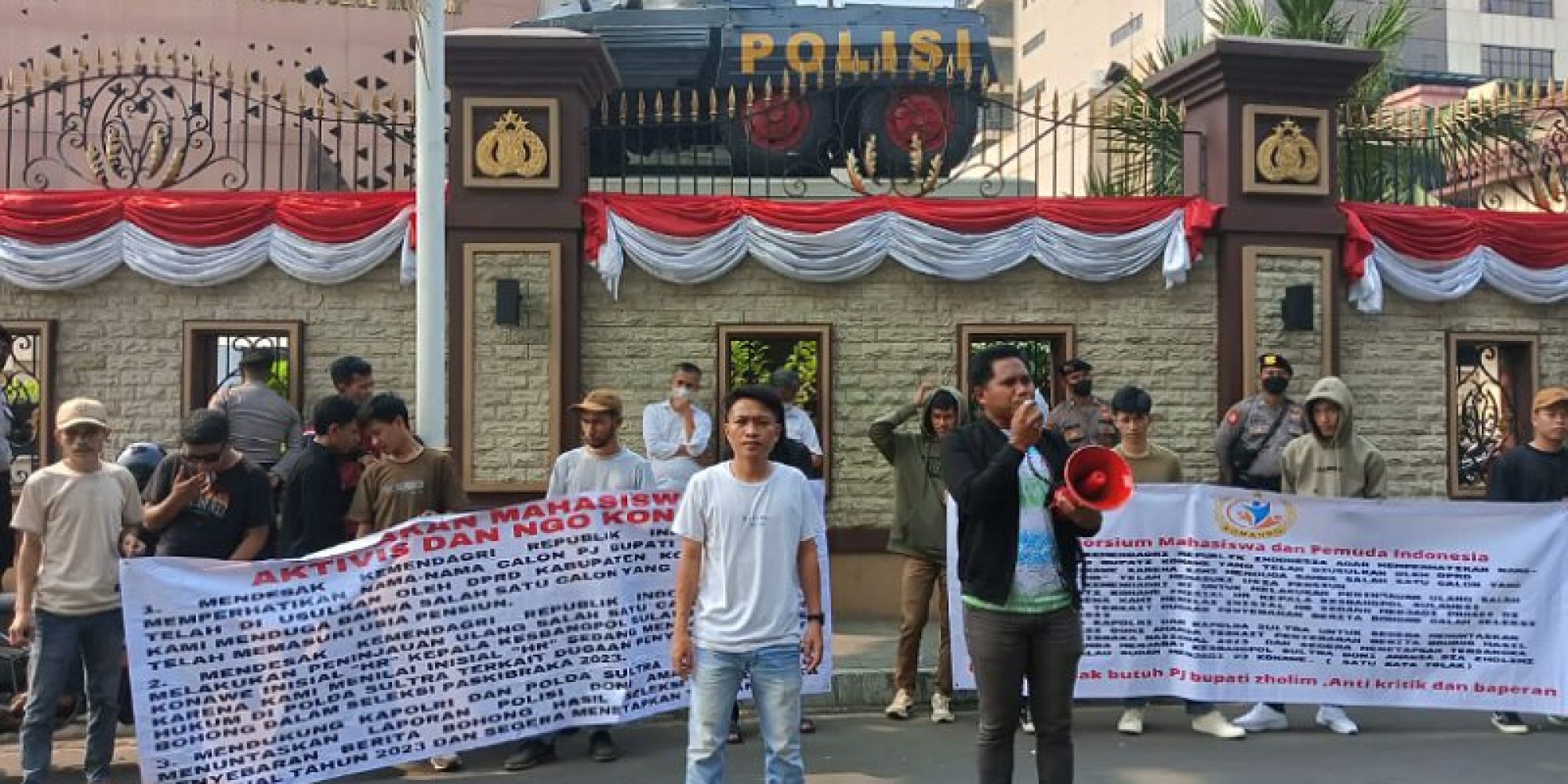 Diduga Bermasalah Hukum, Calon PJ Bupati Konawe Harmin Ramba Didemo di Mabes Polri