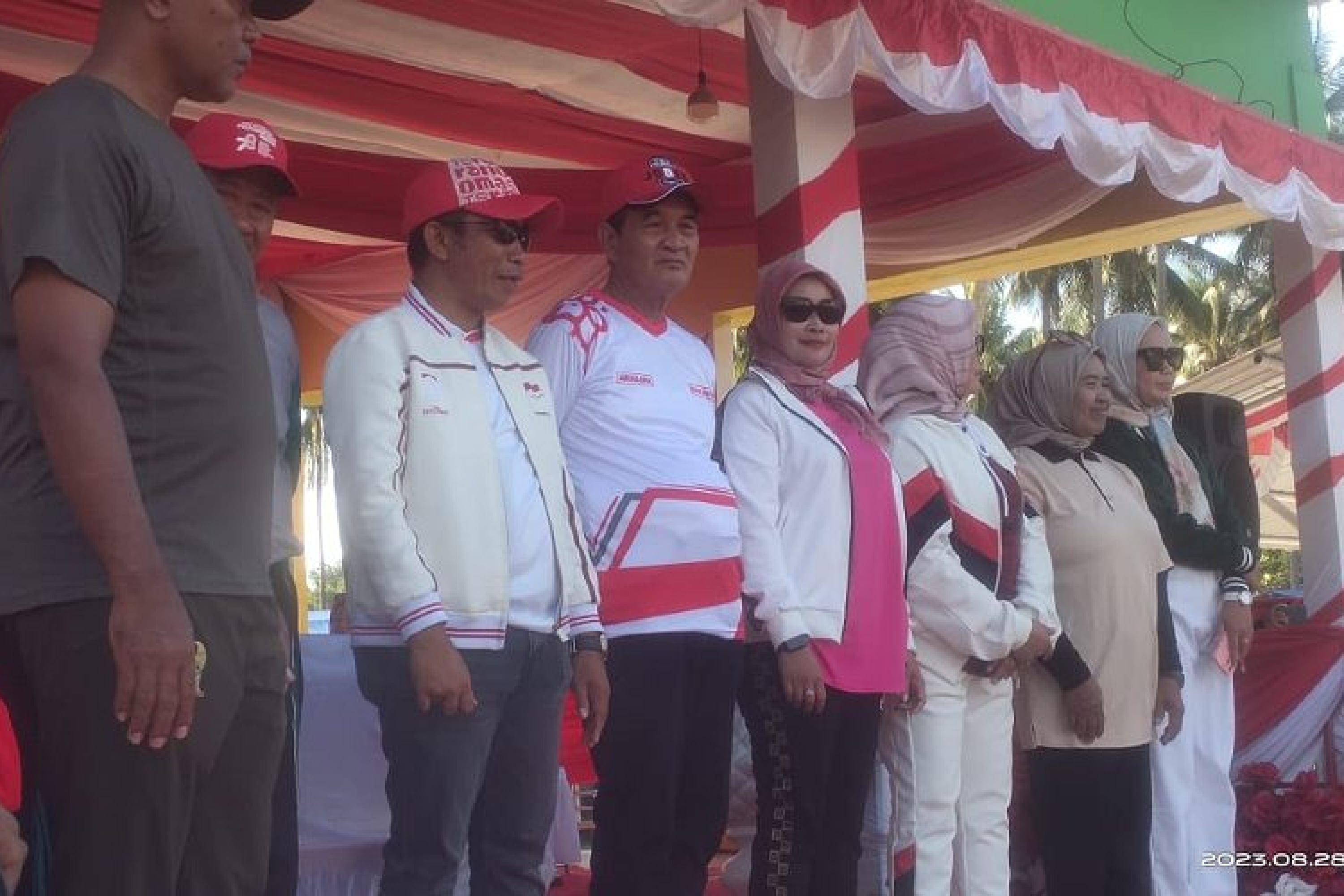 Wakil Bupati Di Dampingi Anggota DPRD Konut Buka Porseni di Kec Sawa