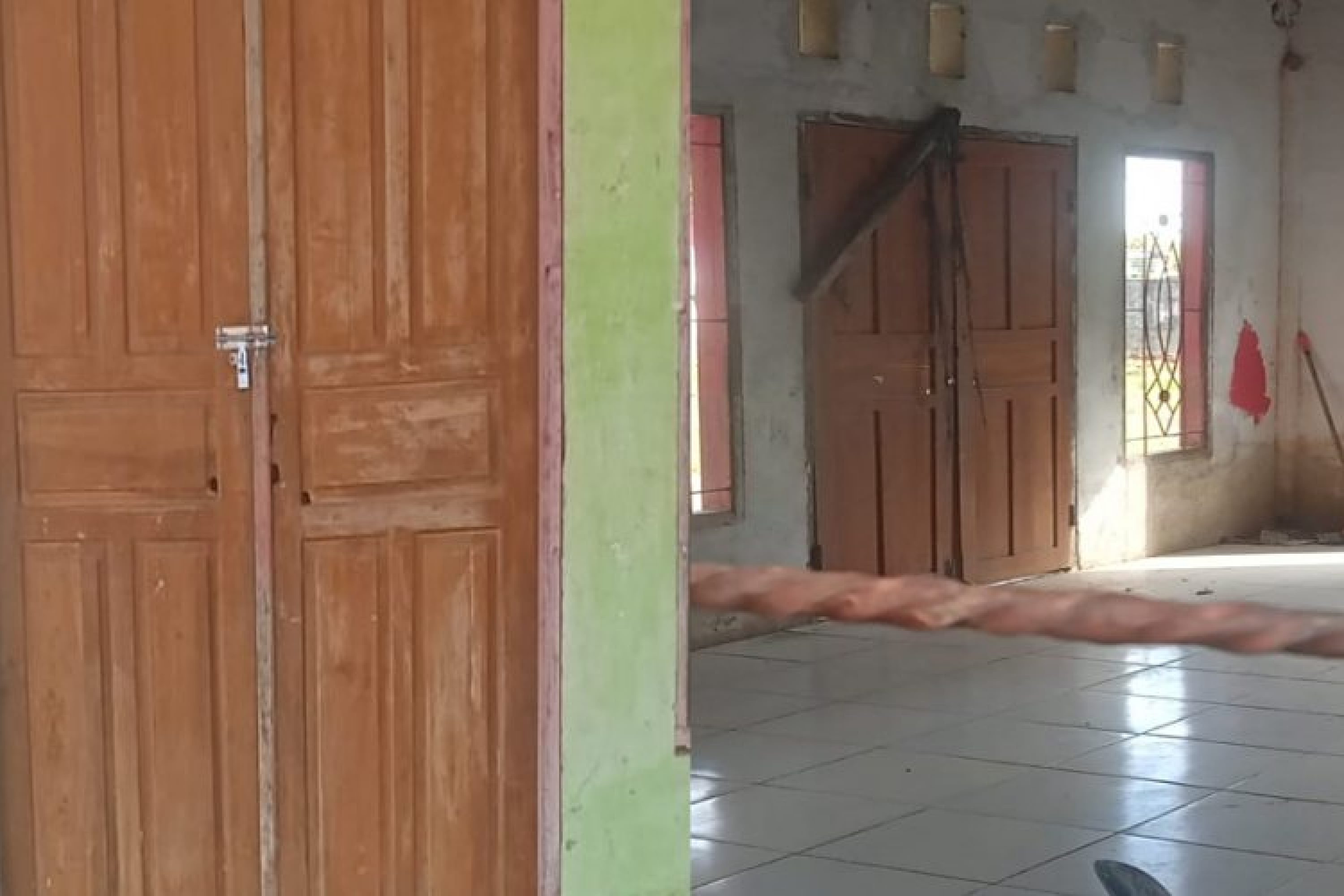 Balai Desa di Konsel Disegel Warga, Pelayanan ke Warga Lumpuh