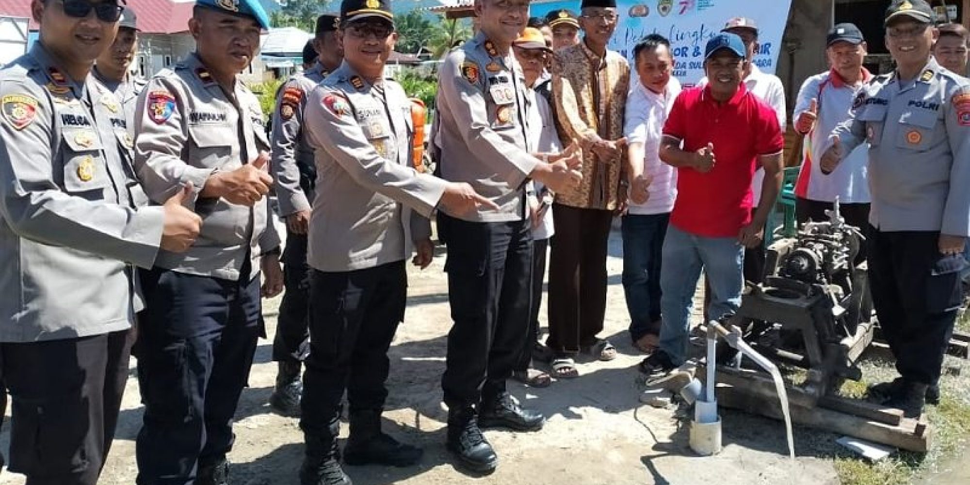Peduli Lingkungan, Polres Konawe Utara Serahkan Bantuan Sumur Bor dan Pompa Air