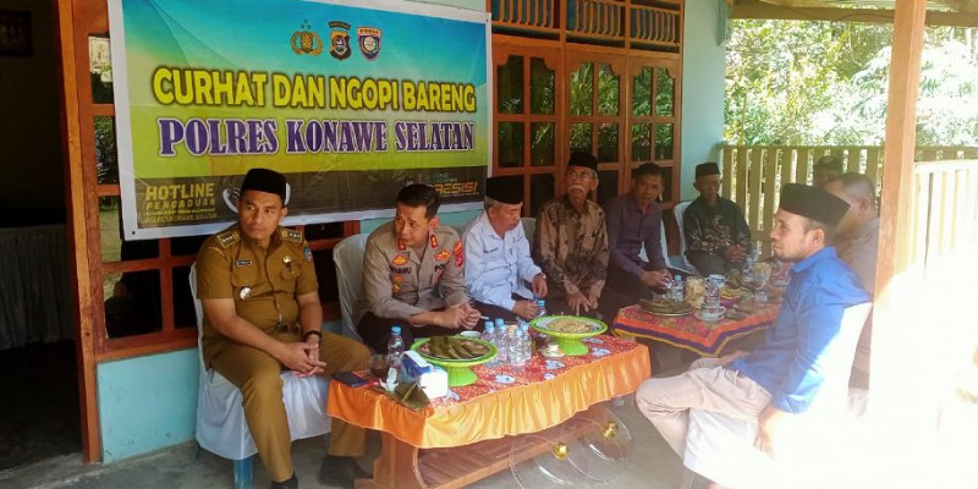 Curhat Dan Ngopi Bareng, Kapolres Konsel Dengarkan Langsung Keluhan Warga Desa Wawouru Kec. Palangga