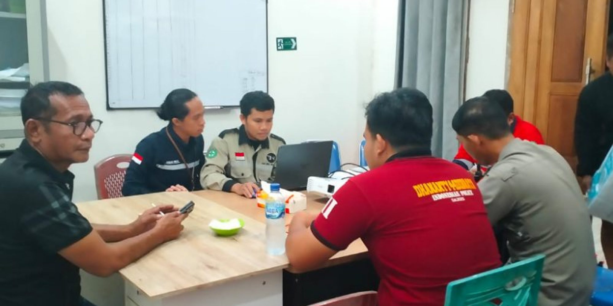 Terjadi Tabrakan Maut, Karyawan PT.BNN Meninggal Dunia Kapolsek Asera Bersama Anggota Lakukan Olah TKP