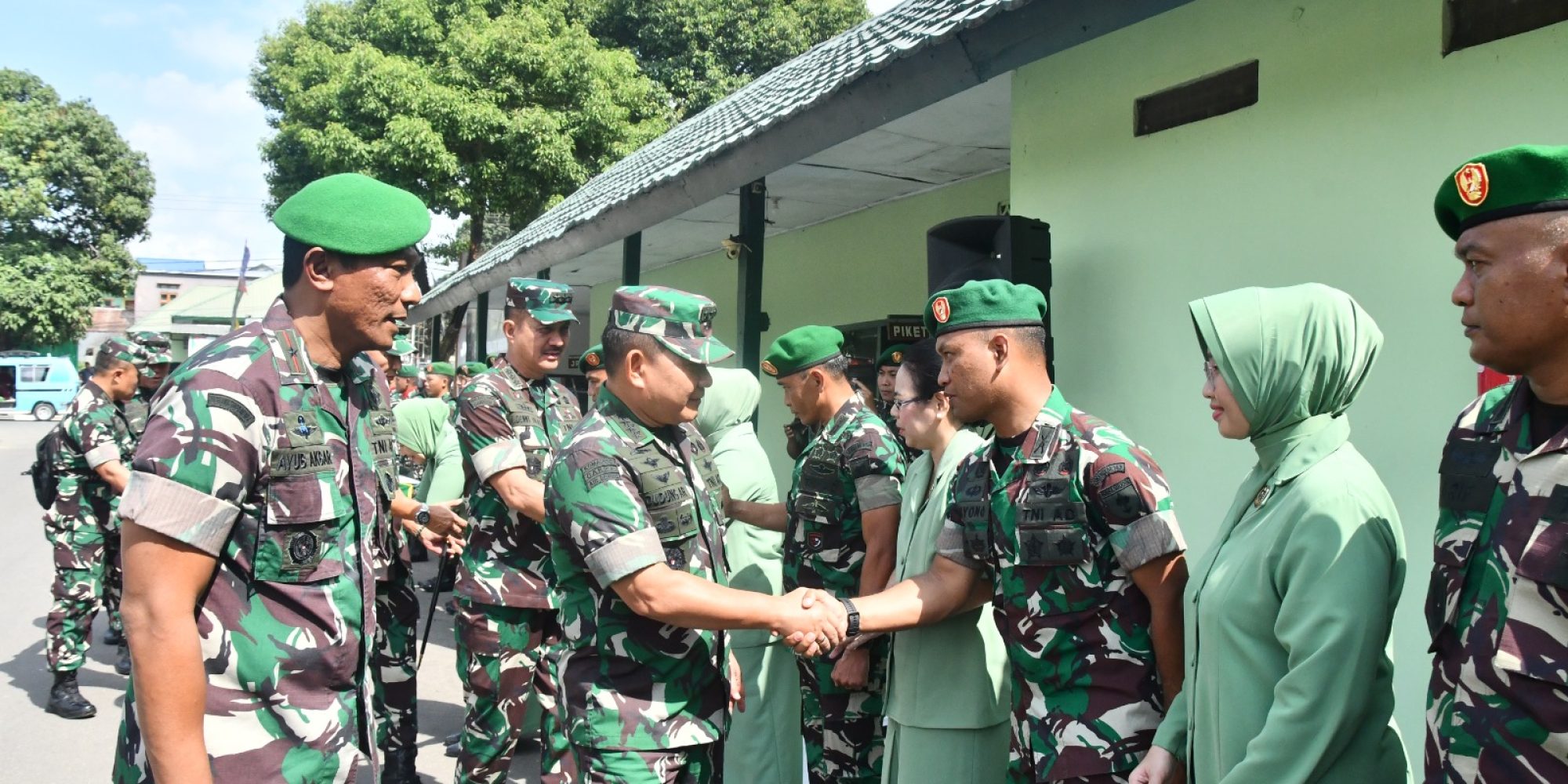 Kunker di Makorem 143/HO, Kasad Beri Apresiasi Pangdam XIV/Hsn : Bekerja Dengan Tulus dan Ikhlas