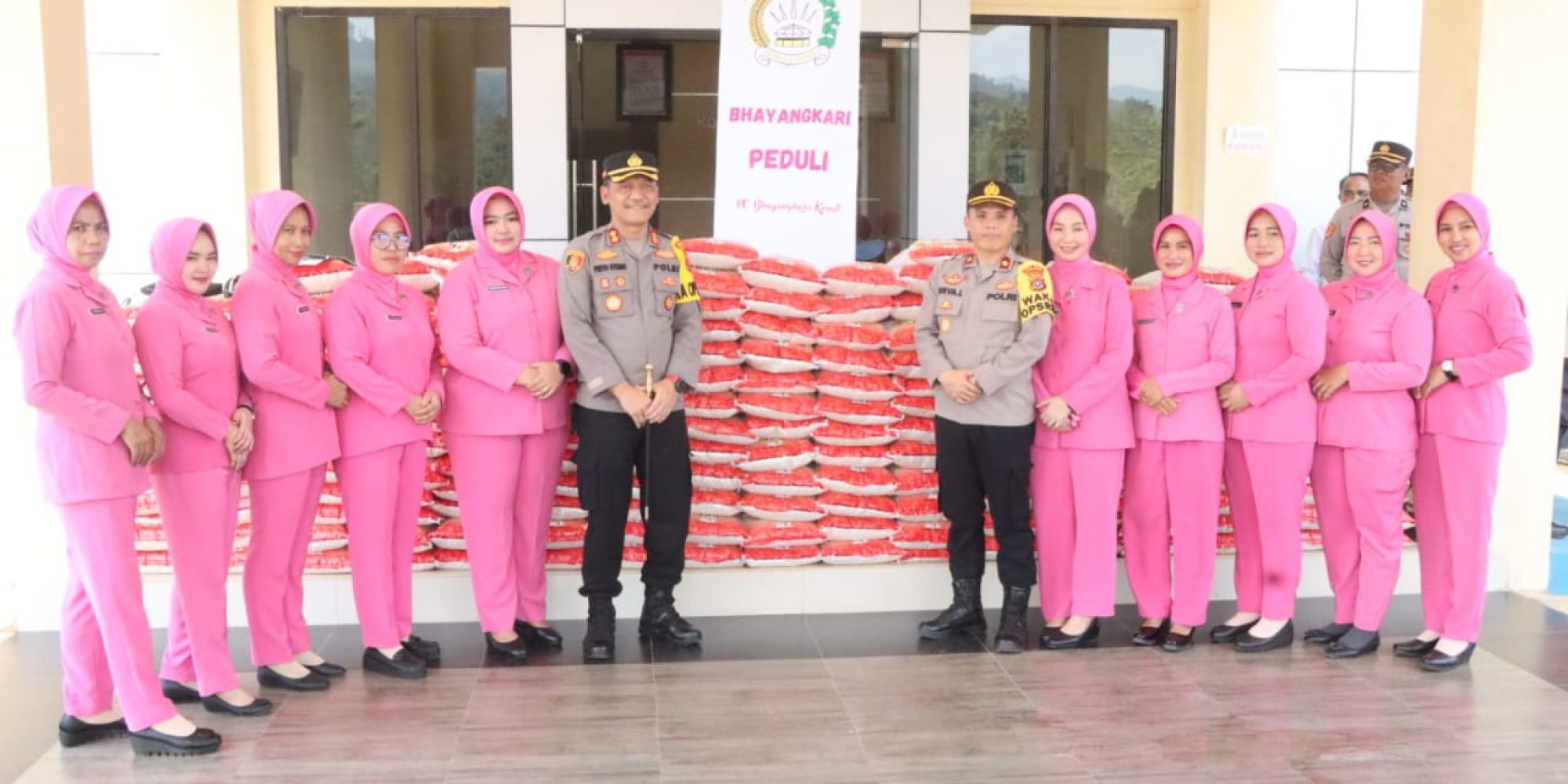 20 Tahun Pengabdian Batalyon Tantya Sudhirajati, Kapolres Konut Pimpin Bakti Kemanusiaan Gerakan 20 Ton Beras