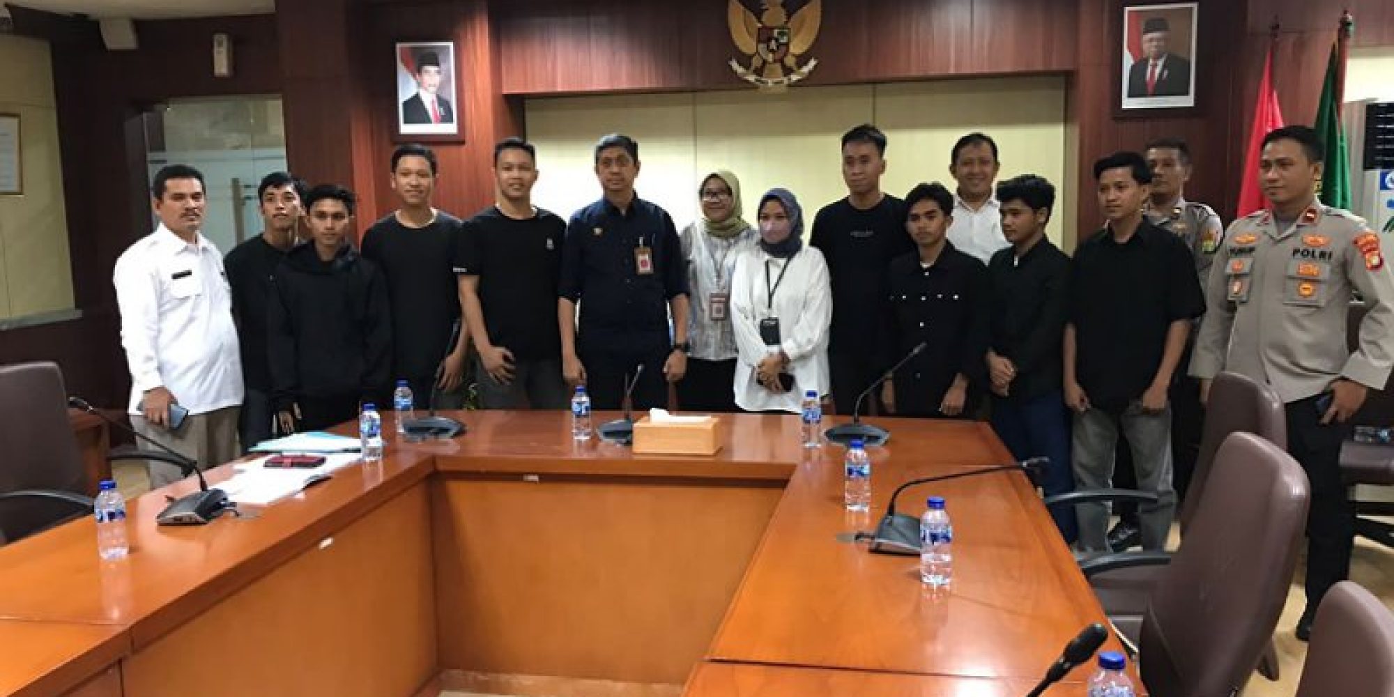 KAPL-SULTRA Melakukan unjuk rasa didepan KEMENTAN RI Terkait Dengan PT. GAS