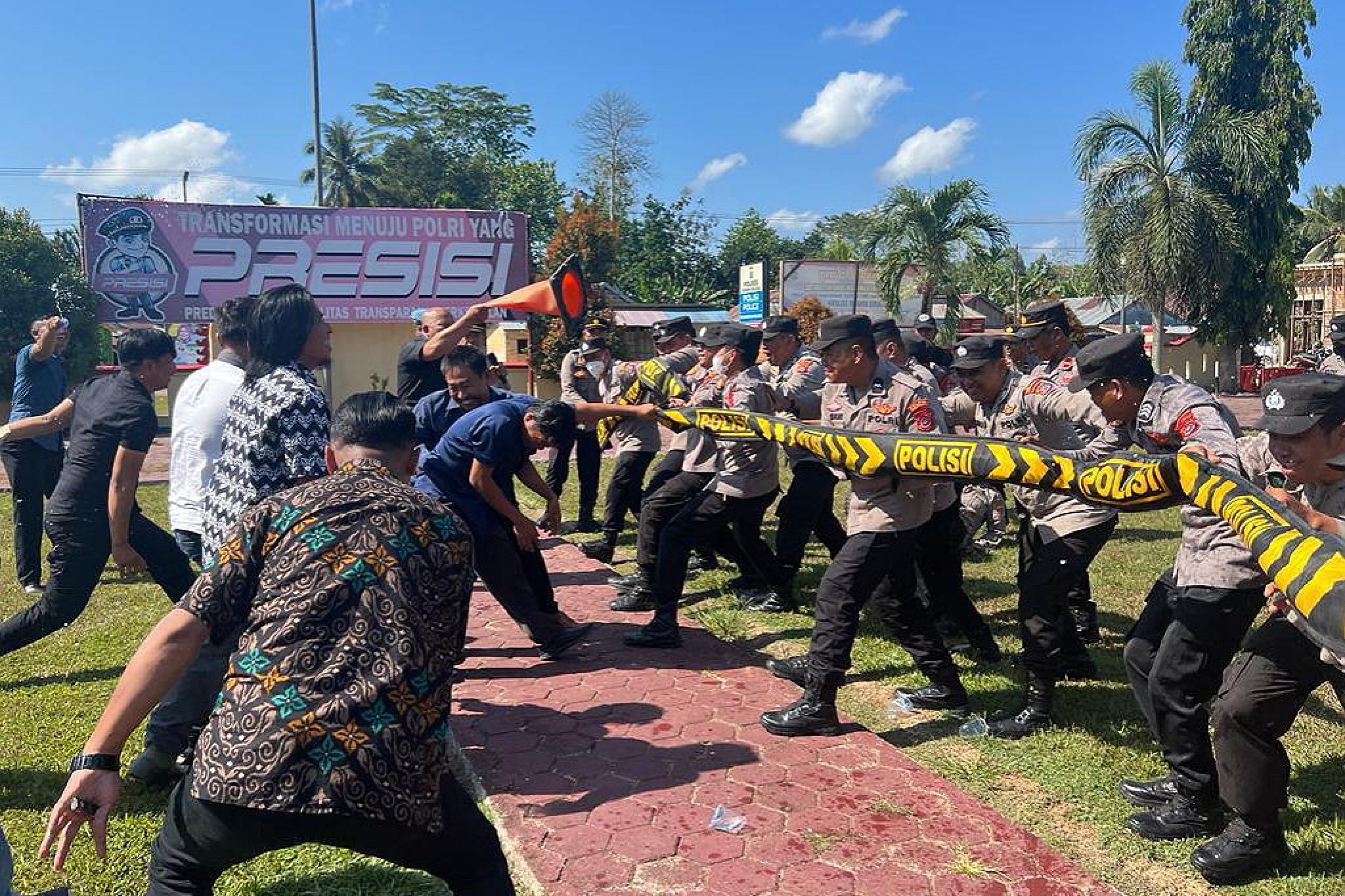 Hadapi Pemilu 2024, Polres Konawe Selatan Gelar latihan Pengendalian Massa