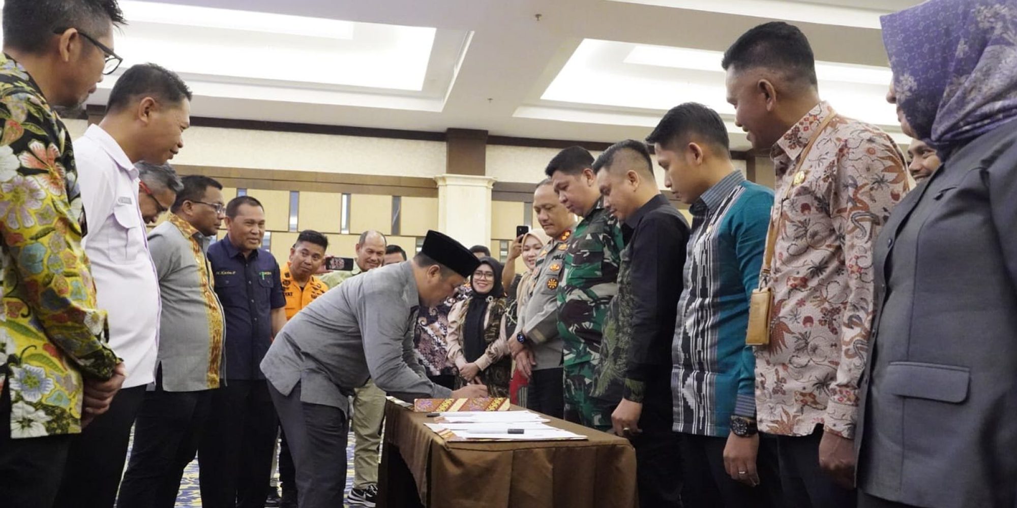 Pemda Konut Resmi Mendatangani Naska Perjanjian Hibah Daerah Bersama Bawaslu dan KPU