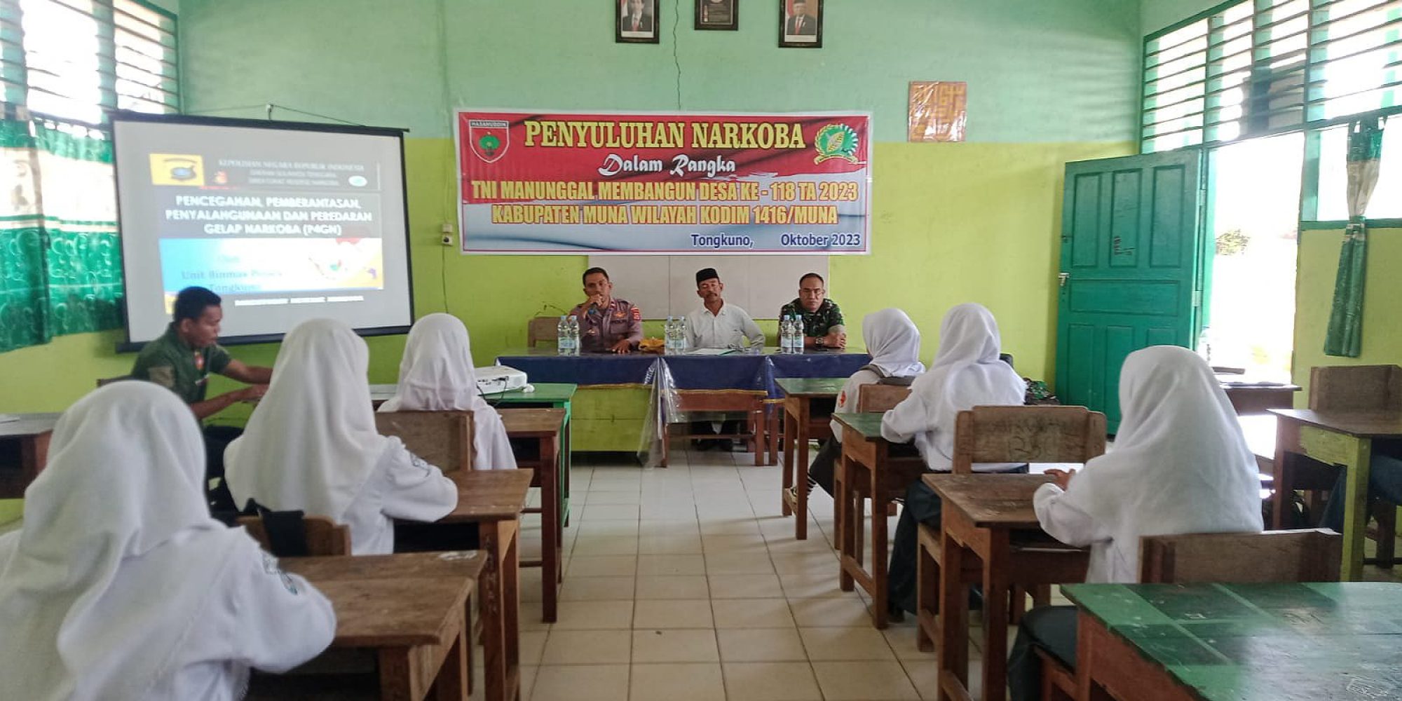 Satgas TMMD 118 Kodim 1416/Muna Edukasi Tentang Bahaya Narkoba Kepada Pelajar Madrasah Aliyah Awaludin Wakuru