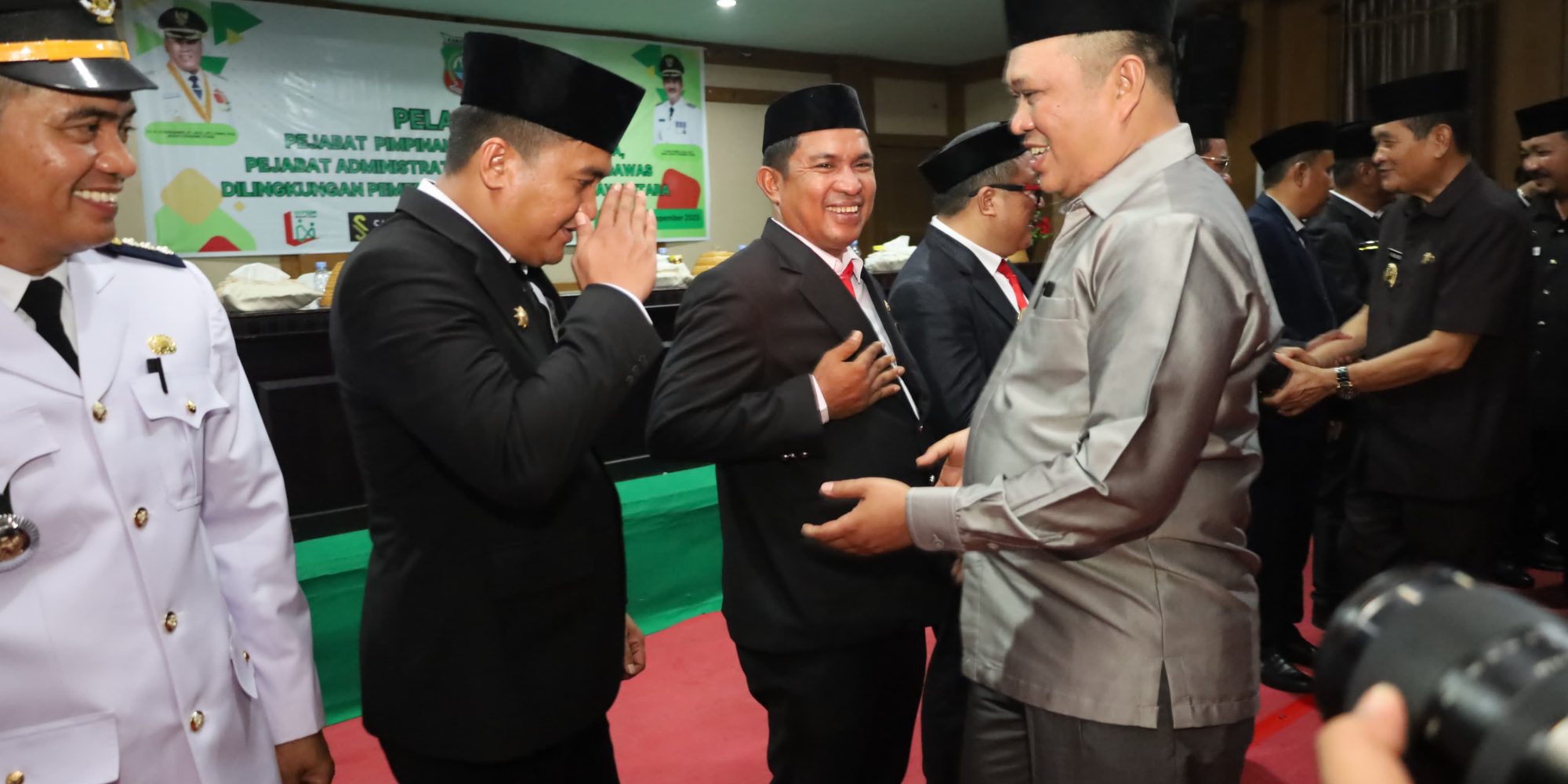 Bupati Ruksamin Di Dampingi Wakil Bupati Konut Lantik 104 Pejabat Lingkup Pemda Konut, Ini Pesan Bupati