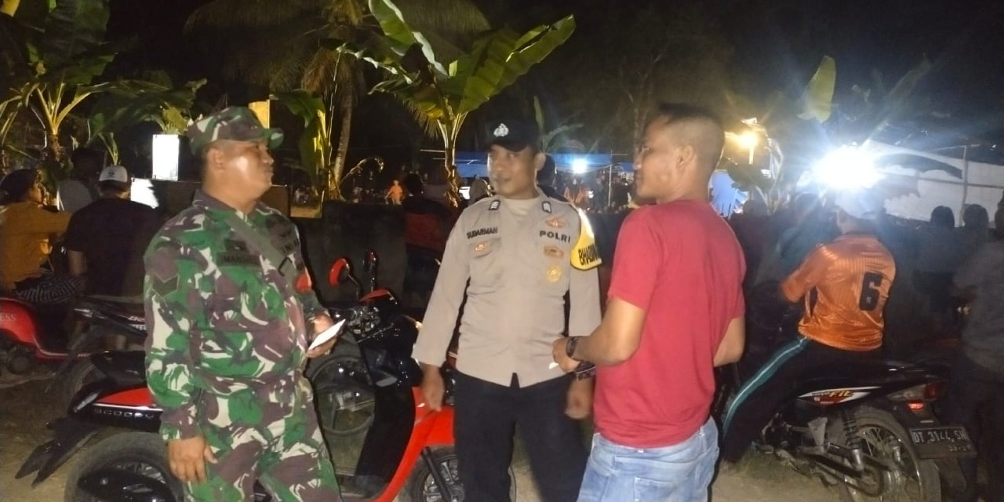 Cegah Gangguan Kamtibmas Jelang Pemilu 2024, Bhabinkamtibmas Polsek Mowila Dan Babinsa Patroli Bersama