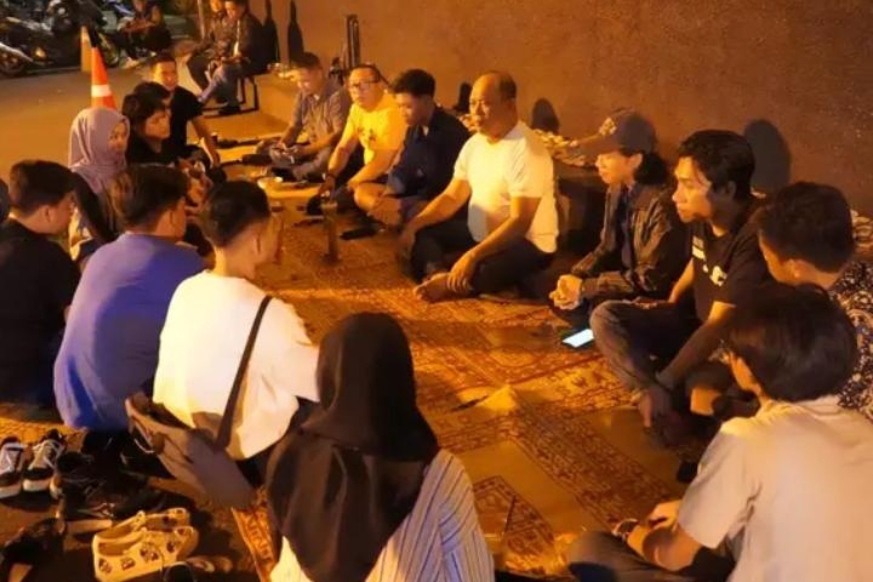 Bupati Konut Ruksamin Menyambangi Mahasiswa Asal Konut Di Jogjakarta, Ini Pesannya